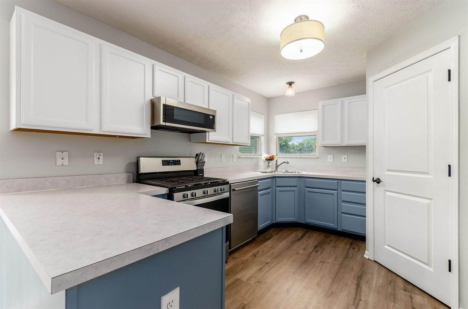 708 Granton Court, Lewis Center, OH 43035