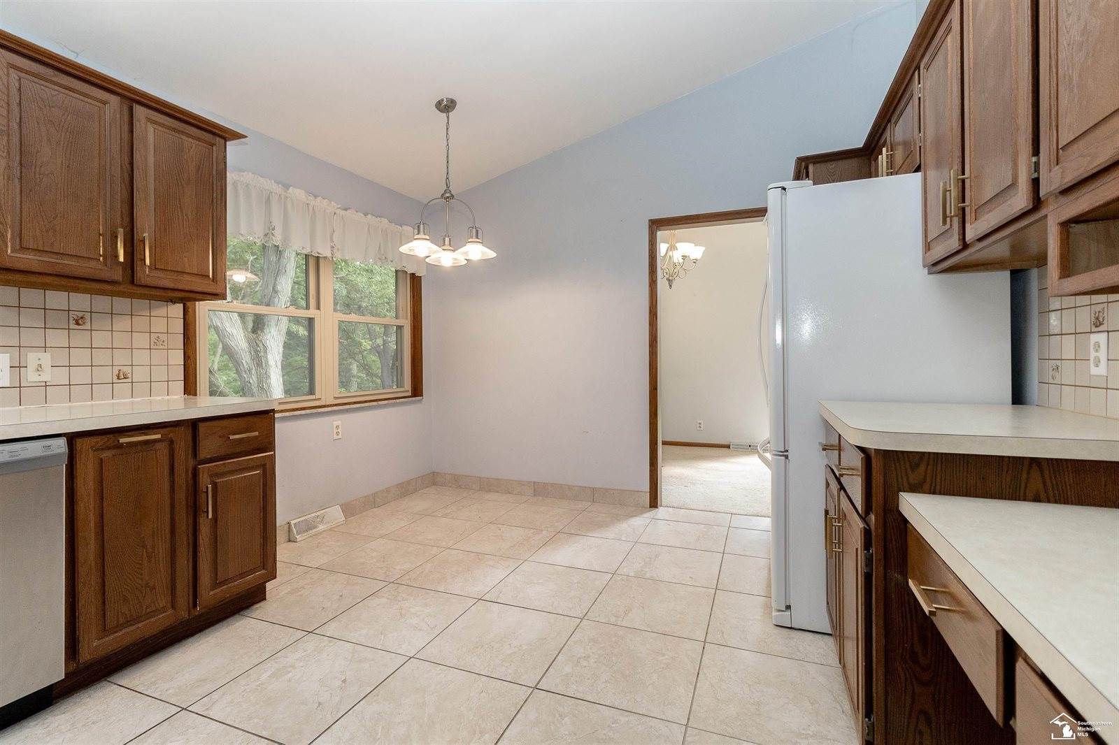 7088 Wiltshire Drive, Lambertville, MI 48144