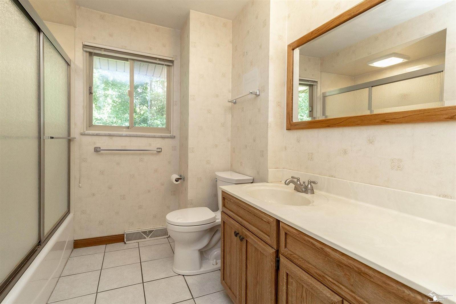 7088 Wiltshire Drive, Lambertville, MI 48144