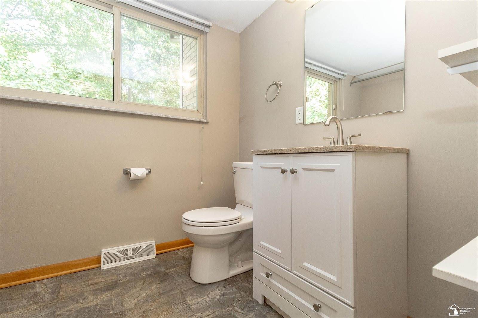 7088 Wiltshire Drive, Lambertville, MI 48144