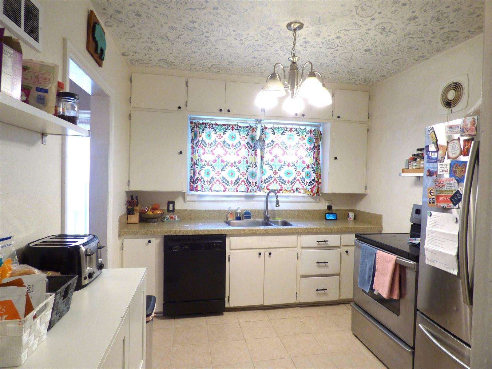 123 South Bleckley Dr, Wichita, KS 67218