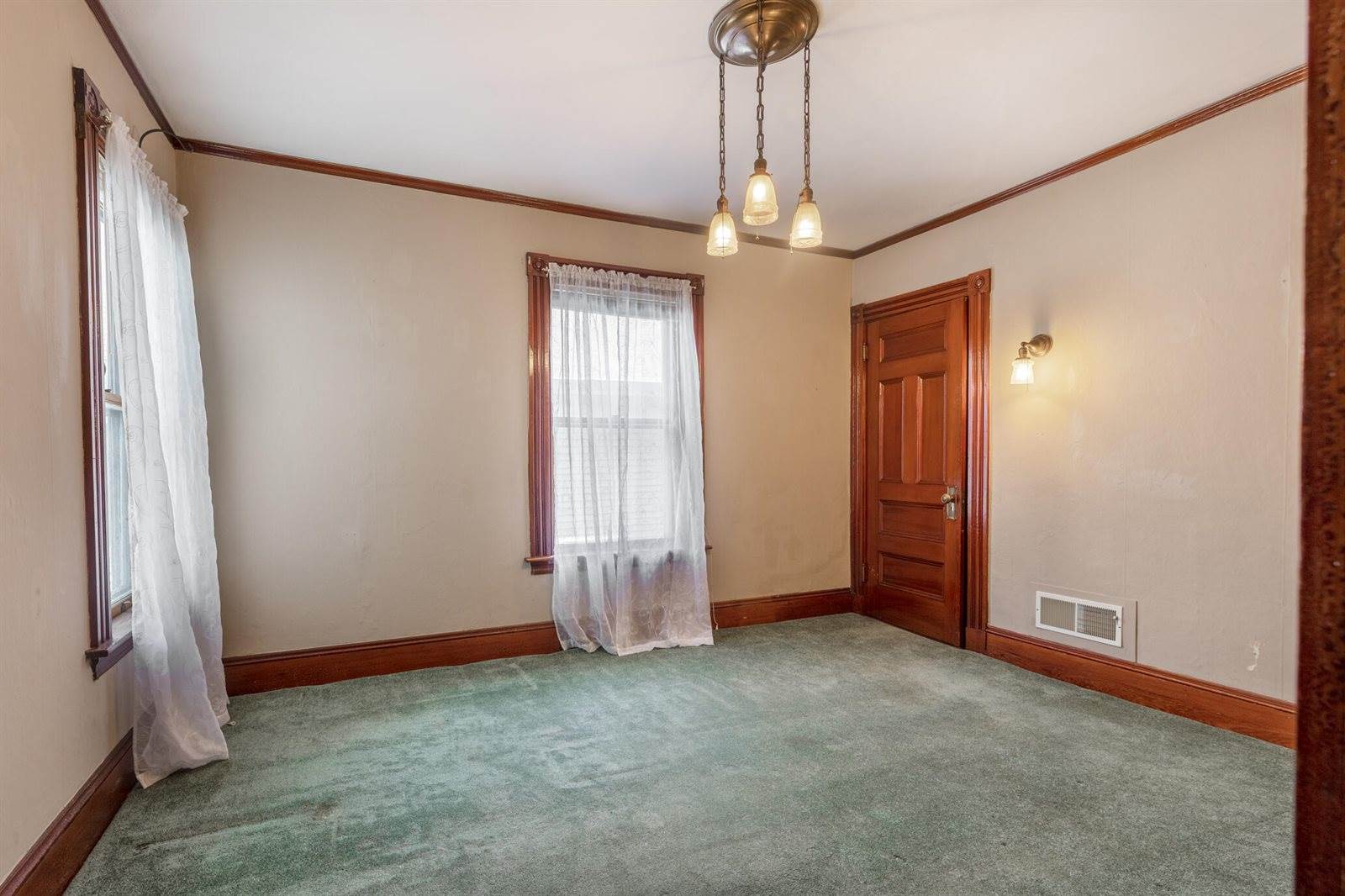 18 Hudson Street, Bangor, ME 04401