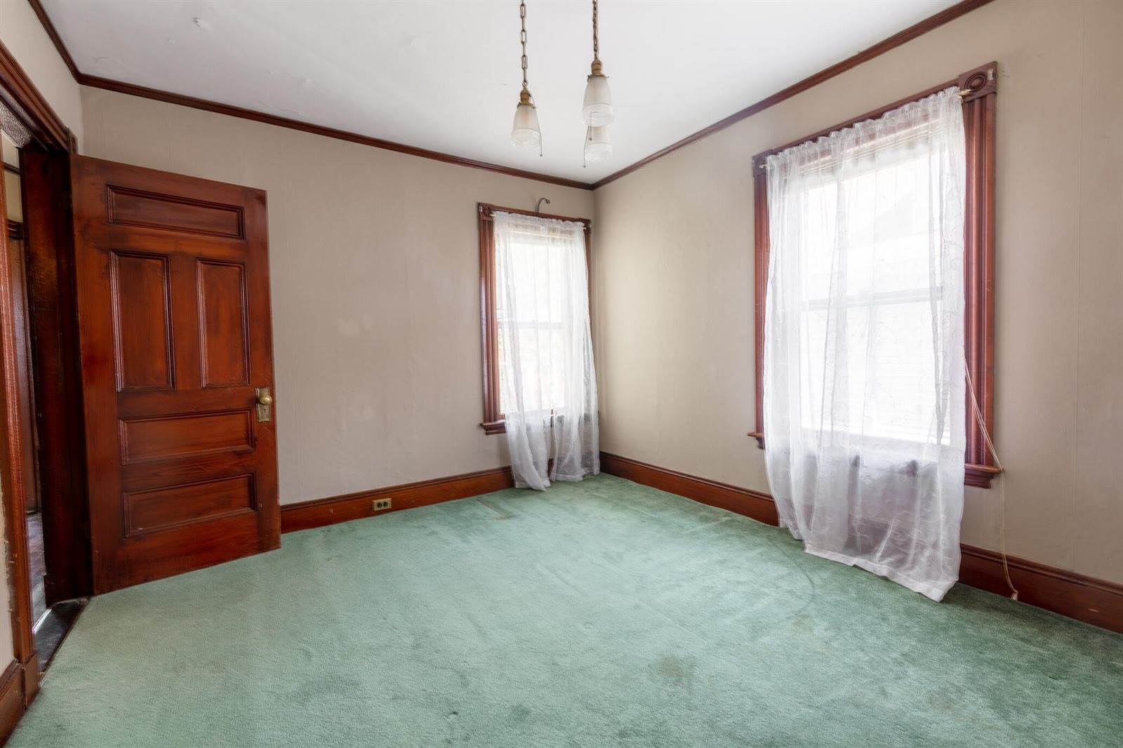 18 Hudson Street, Bangor, ME 04401