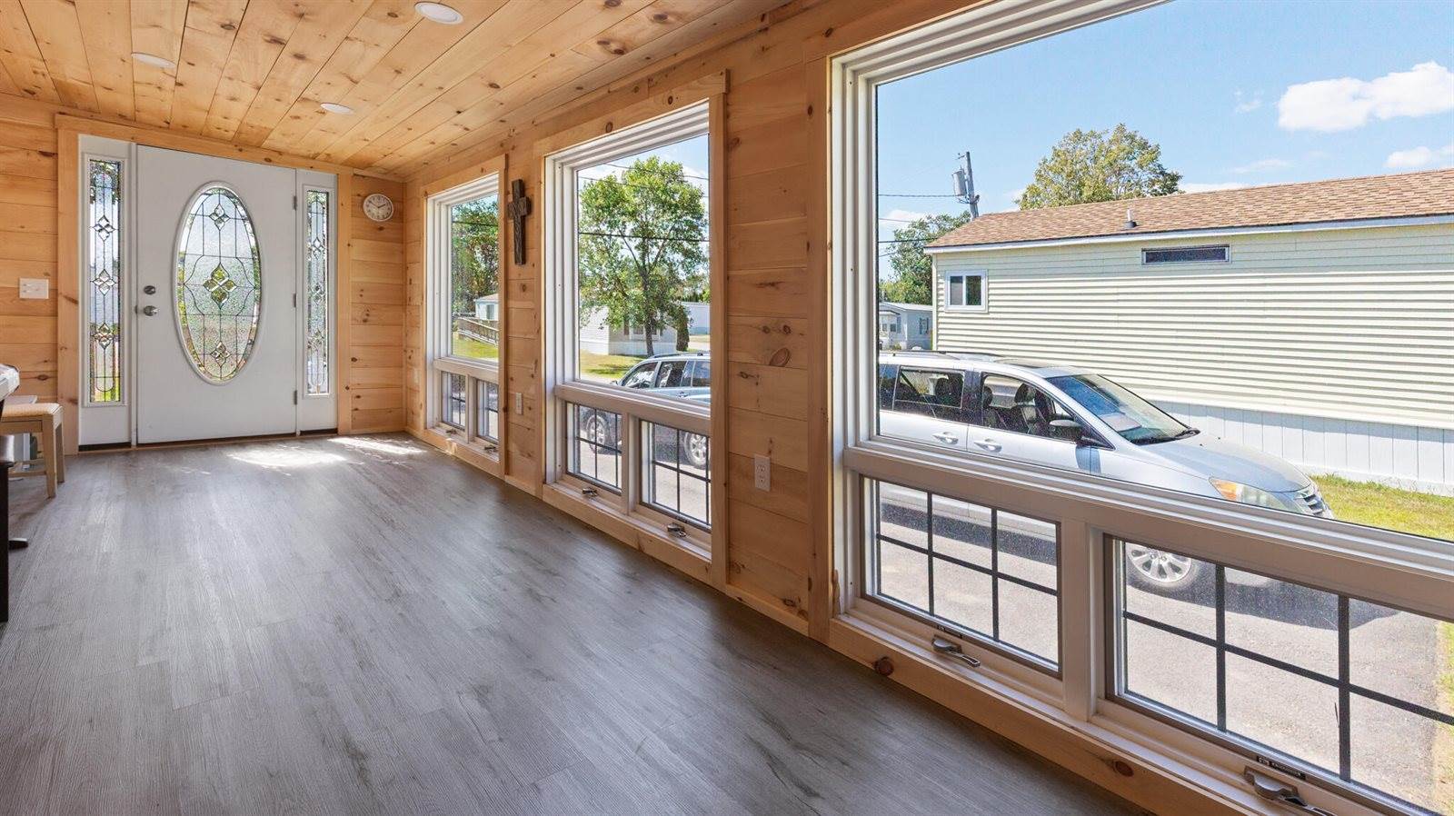 16 G Street, Bangor, ME 04401