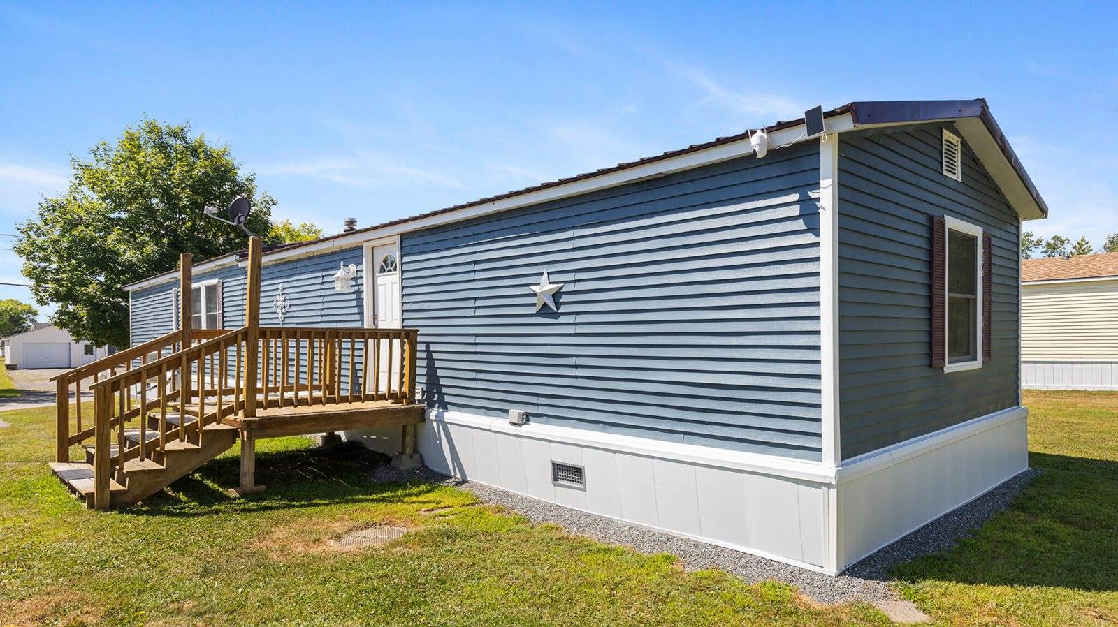 16 G Street, Bangor, ME 04401