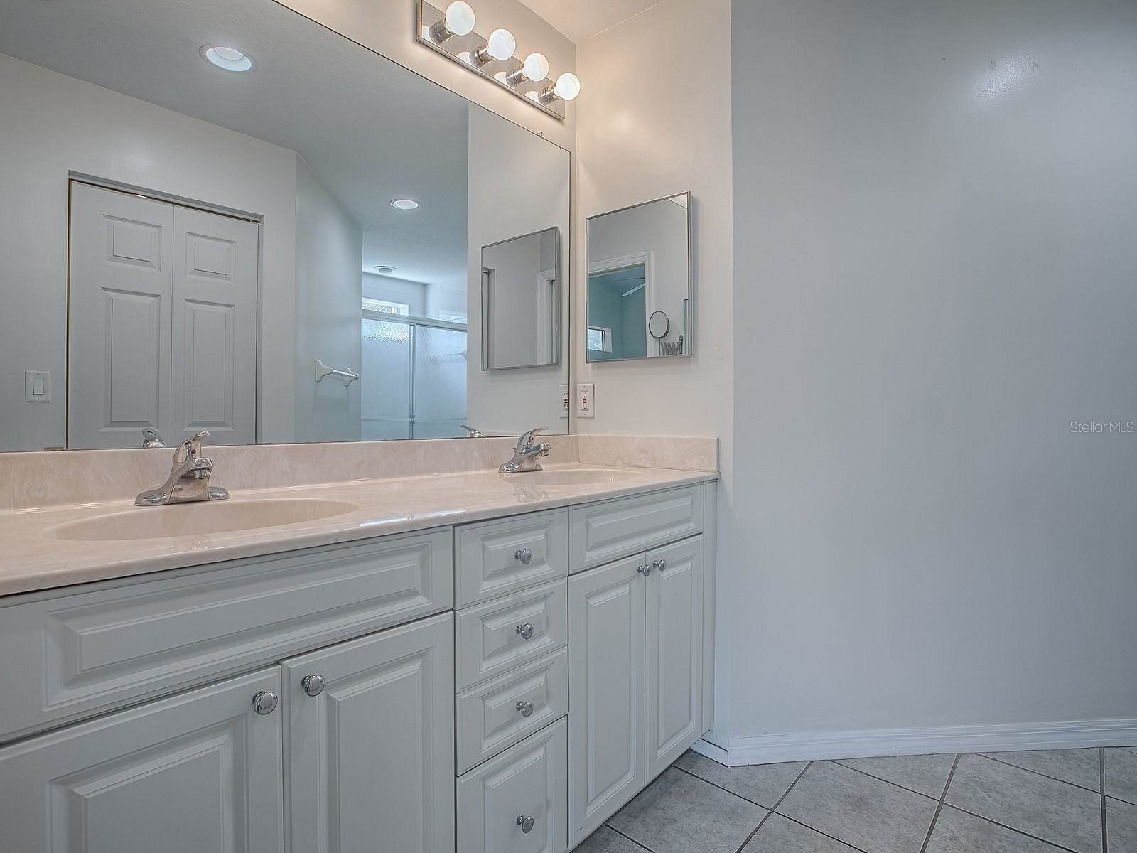 5279 Bowline Court, Oxford, FL 34484