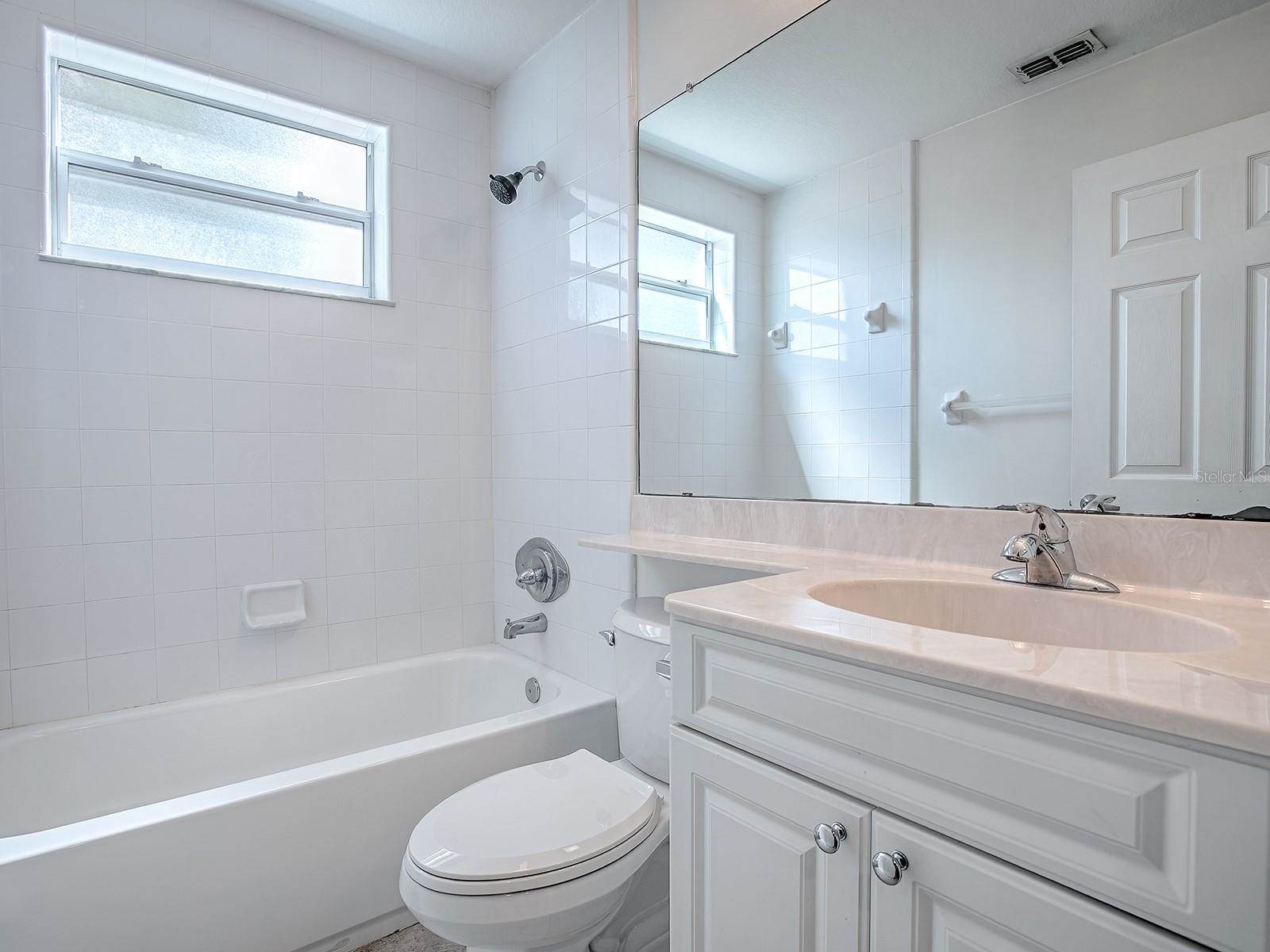 5279 Bowline Court, Oxford, FL 34484