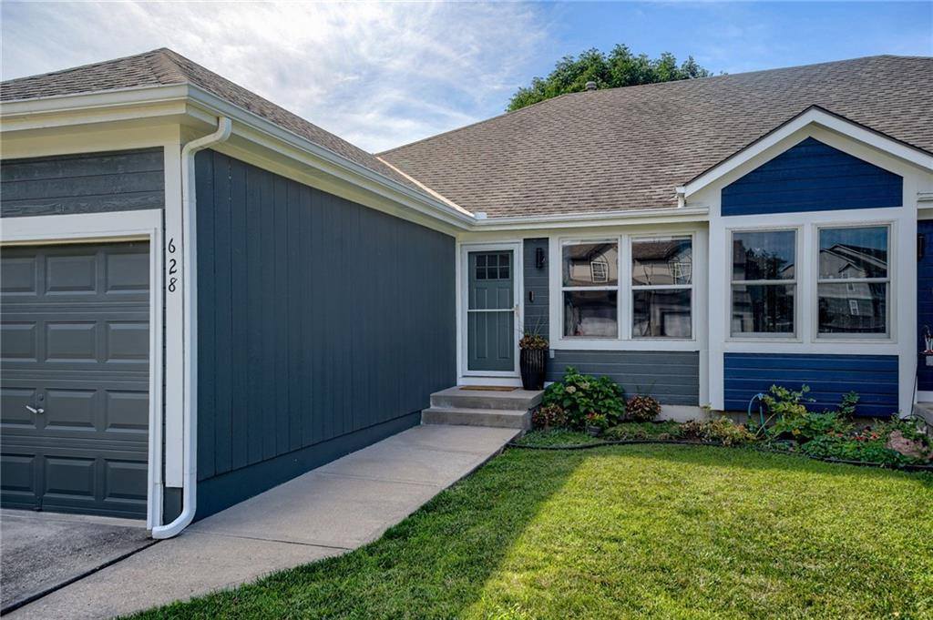 628 NE Swann Circle, Lee's Summit, MO 64086