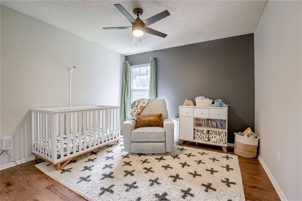 628 NE Swann Circle, Lee's Summit, MO 64086