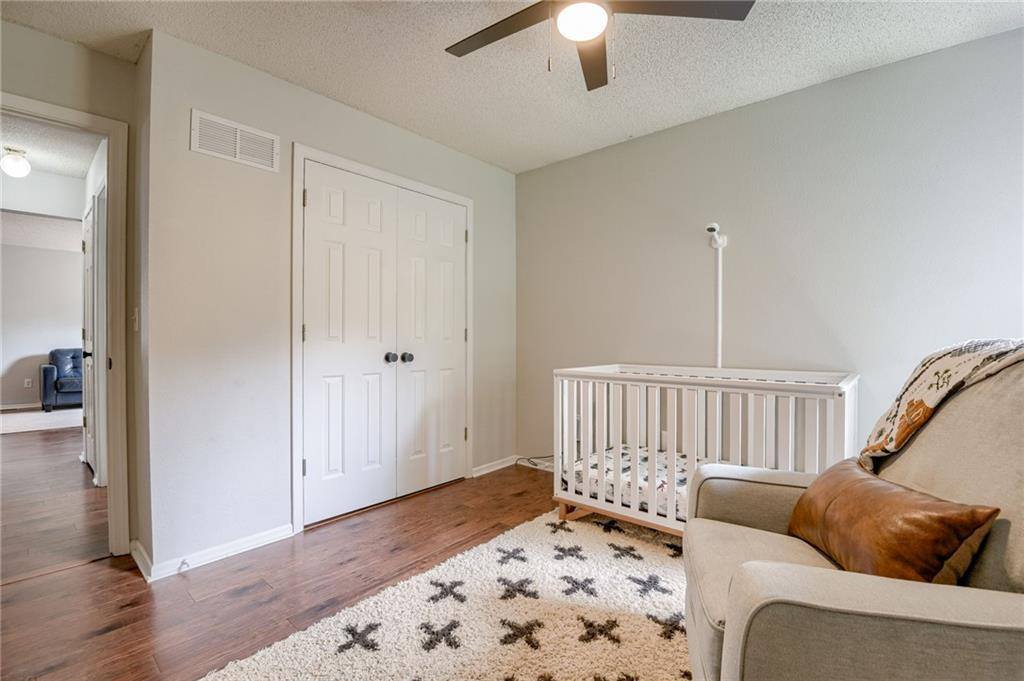 628 NE Swann Circle, Lee's Summit, MO 64086