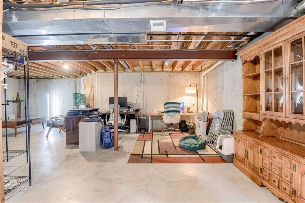 628 NE Swann Circle, Lee's Summit, MO 64086