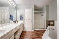 628 NE Swann Circle, Lee's Summit, MO 64086