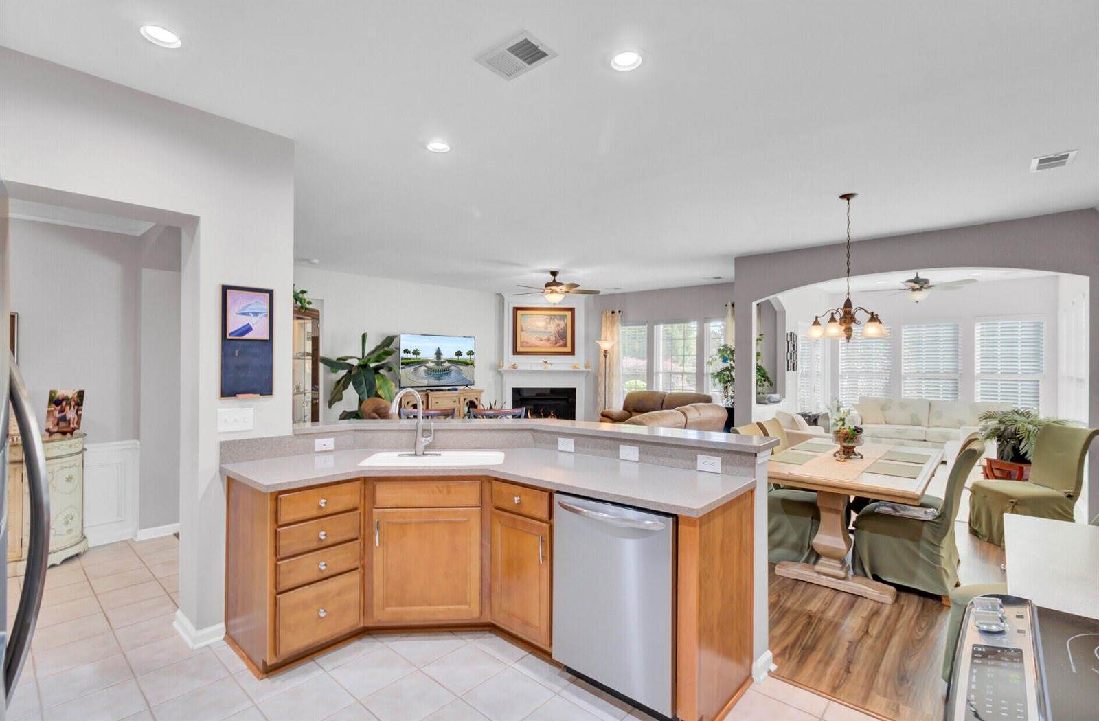 209 Schooner Bend Avenue, Summerville, SC 29486