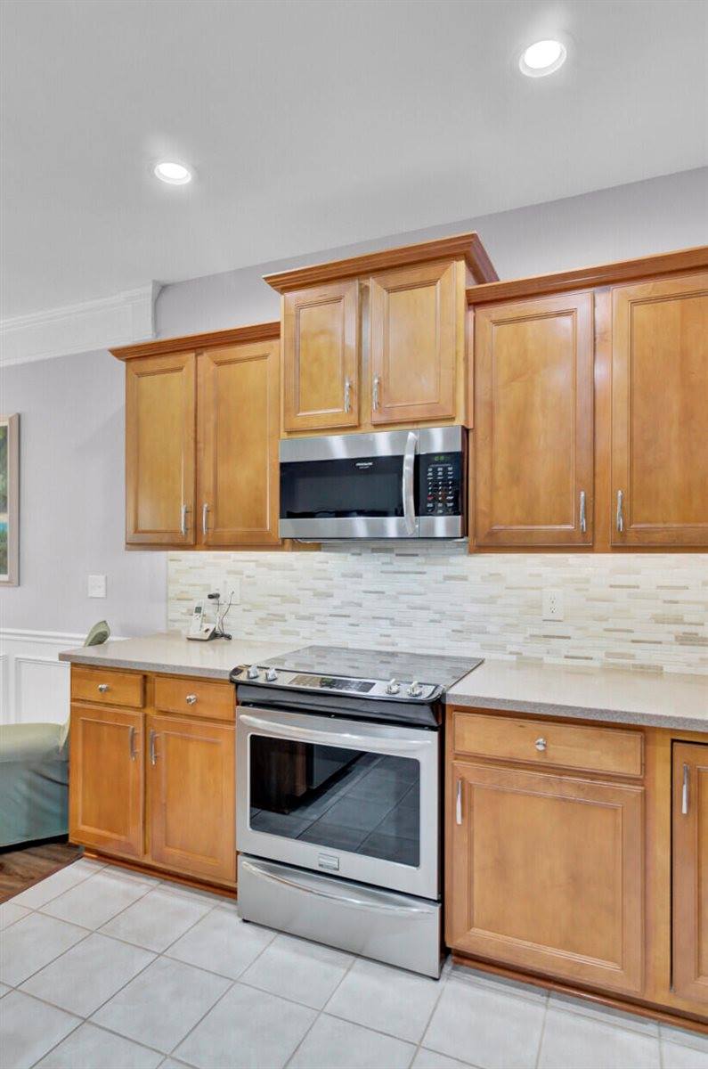 209 Schooner Bend Avenue, Summerville, SC 29486