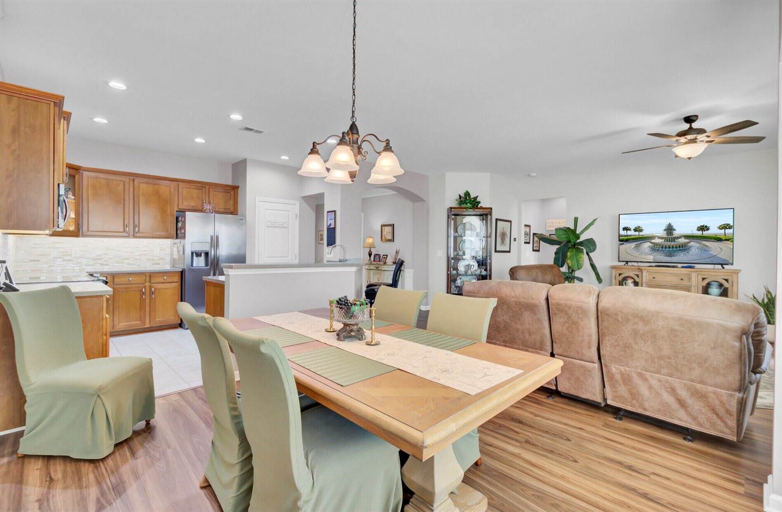 209 Schooner Bend Avenue, Summerville, SC 29486