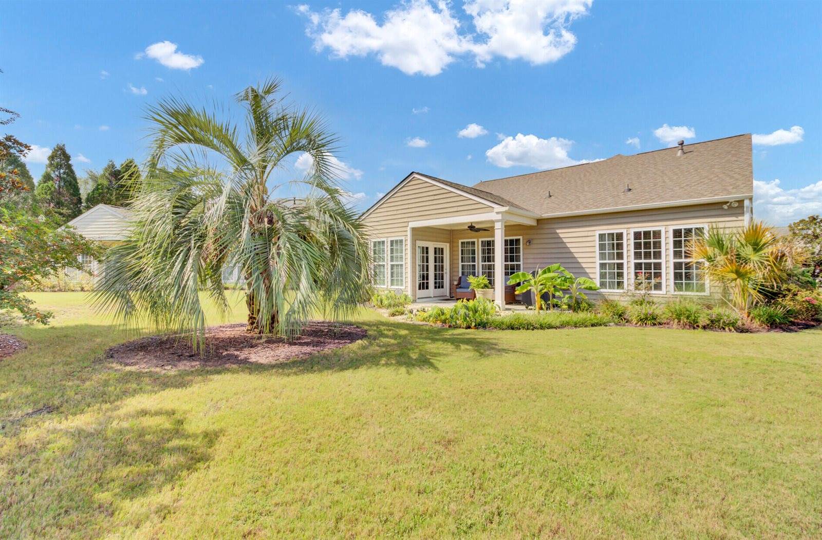 209 Schooner Bend Avenue, Summerville, SC 29486