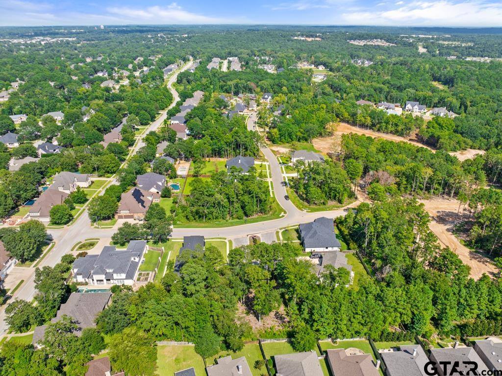 2227 Cherryhill Circle, Tyler, TX 75703