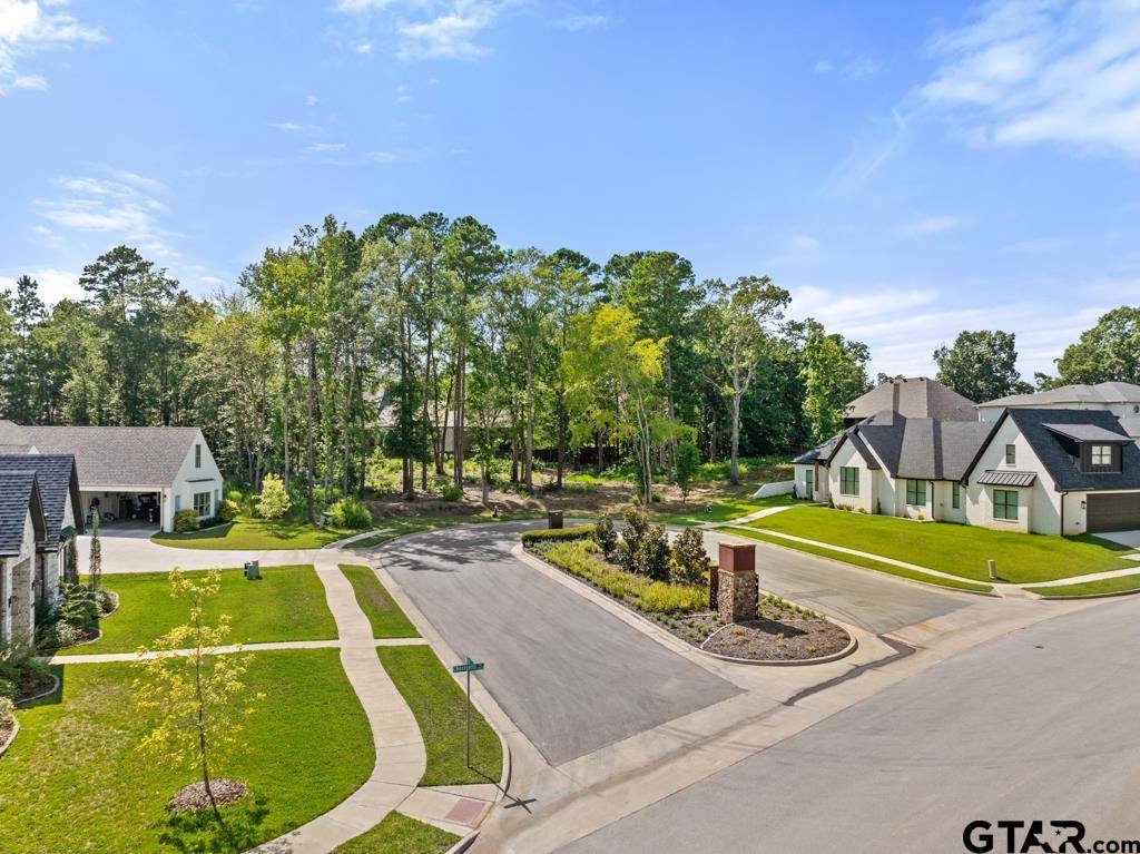 2227 Cherryhill Circle, Tyler, TX 75703