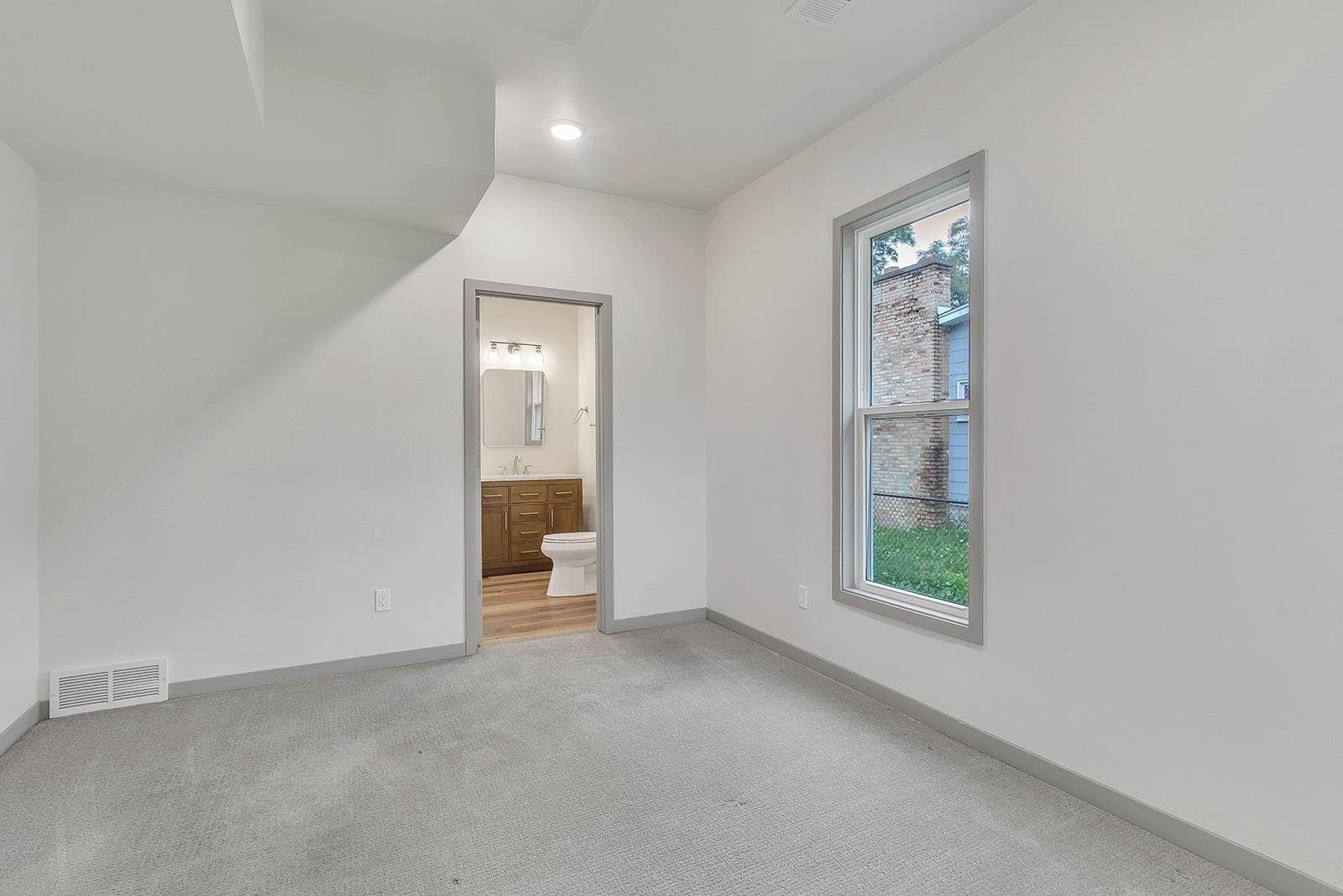 303 South Huron Street, De Pere, WI 54115