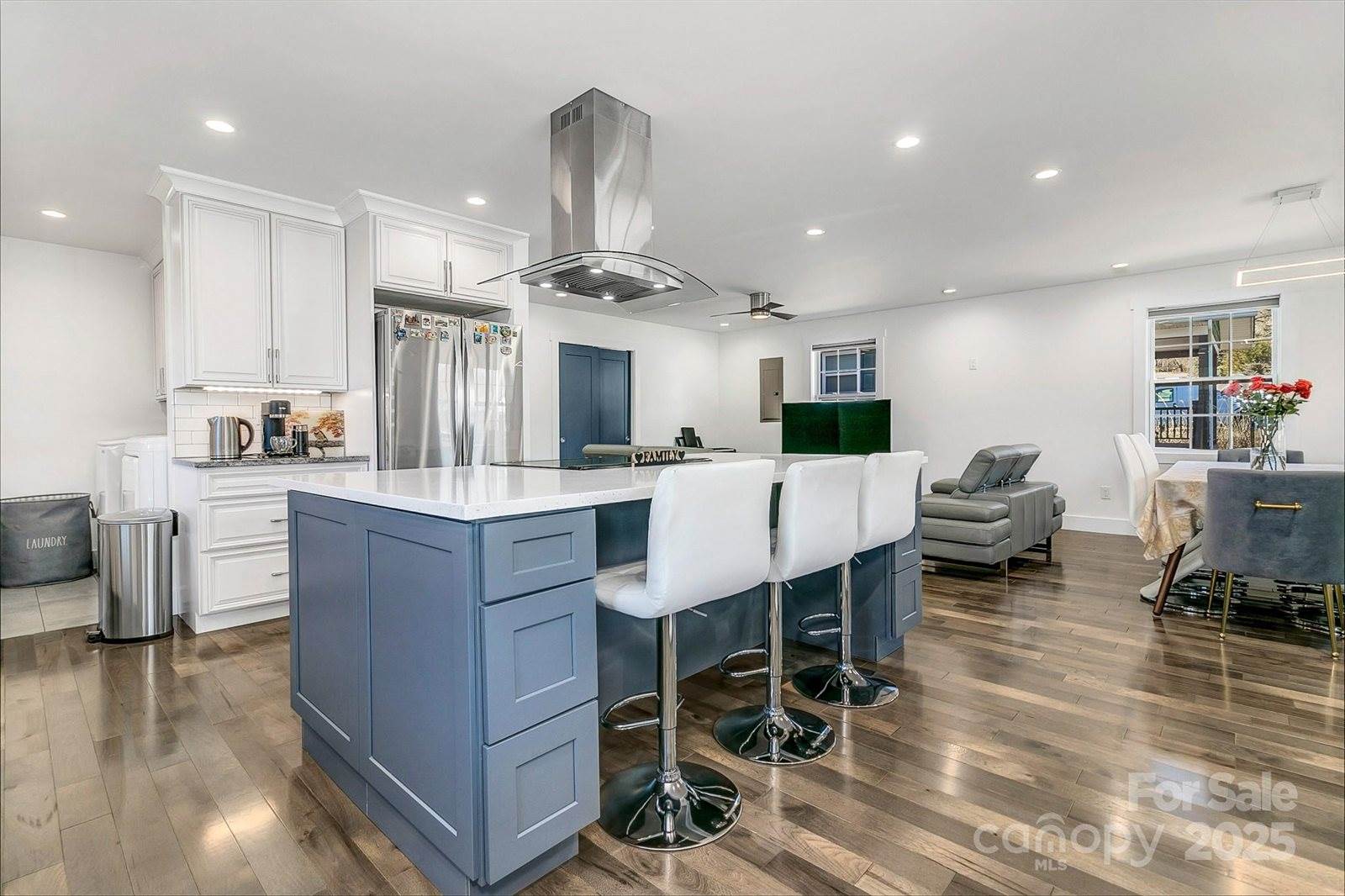 215 East Oakview Road, Asheville, NC 28806