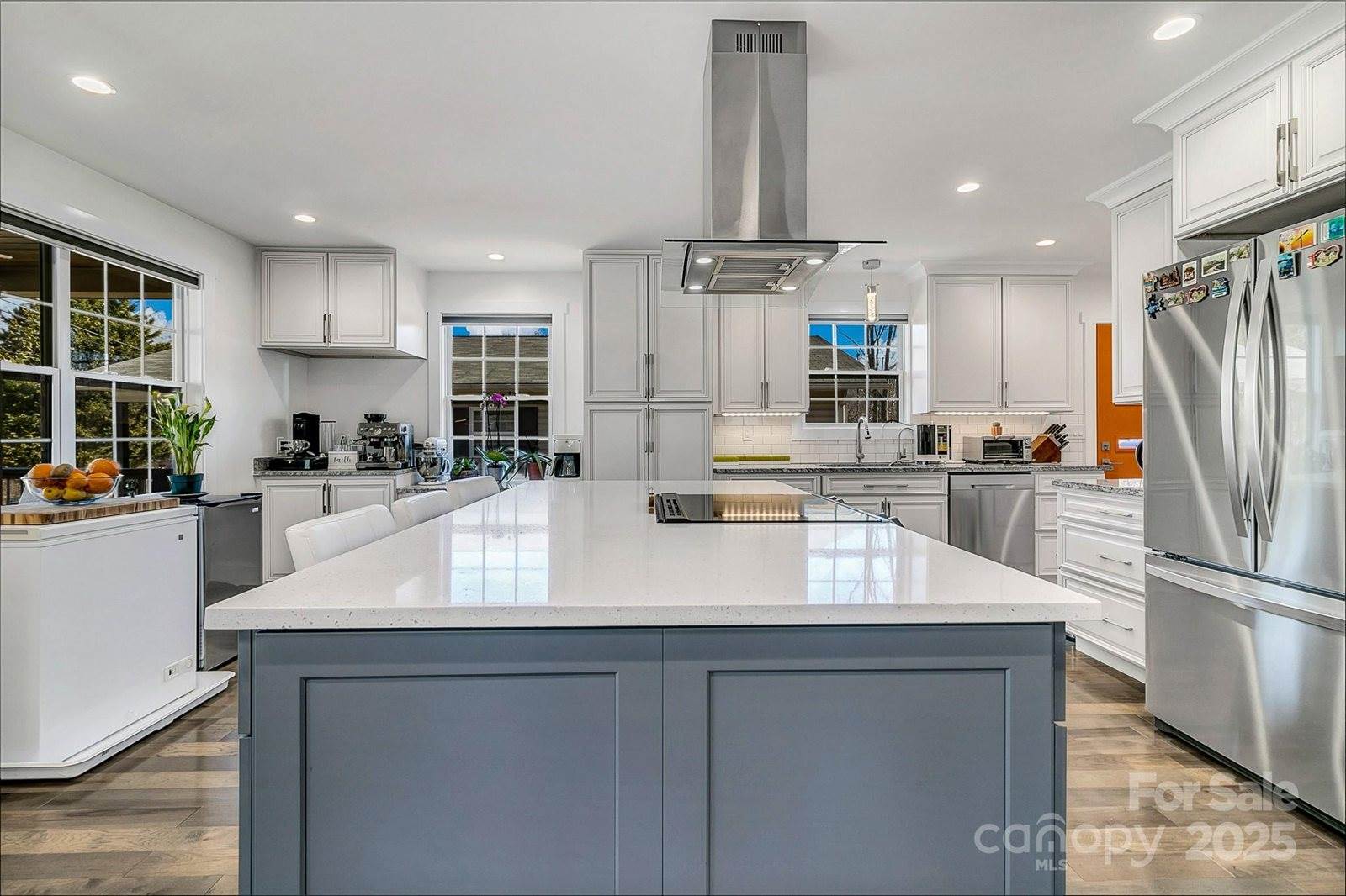 215 East Oakview Road, Asheville, NC 28806