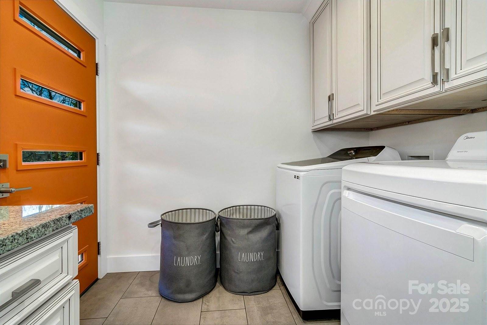 215 East Oakview Road, Asheville, NC 28806