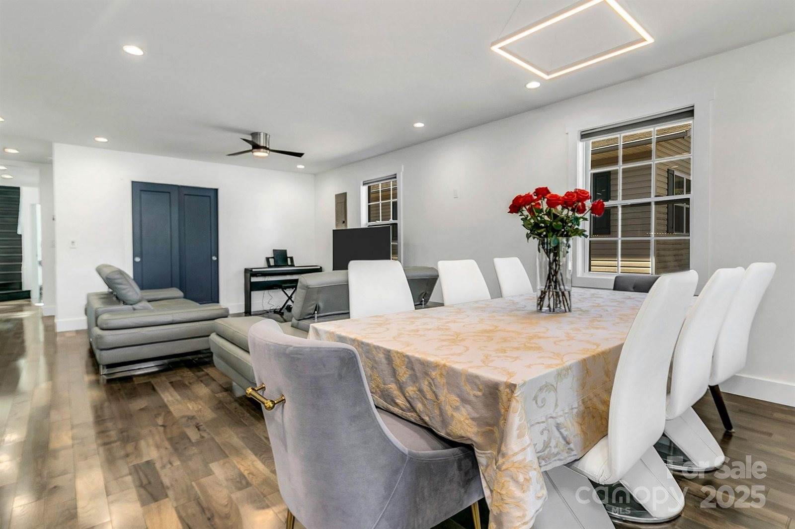 215 East Oakview Road, Asheville, NC 28806