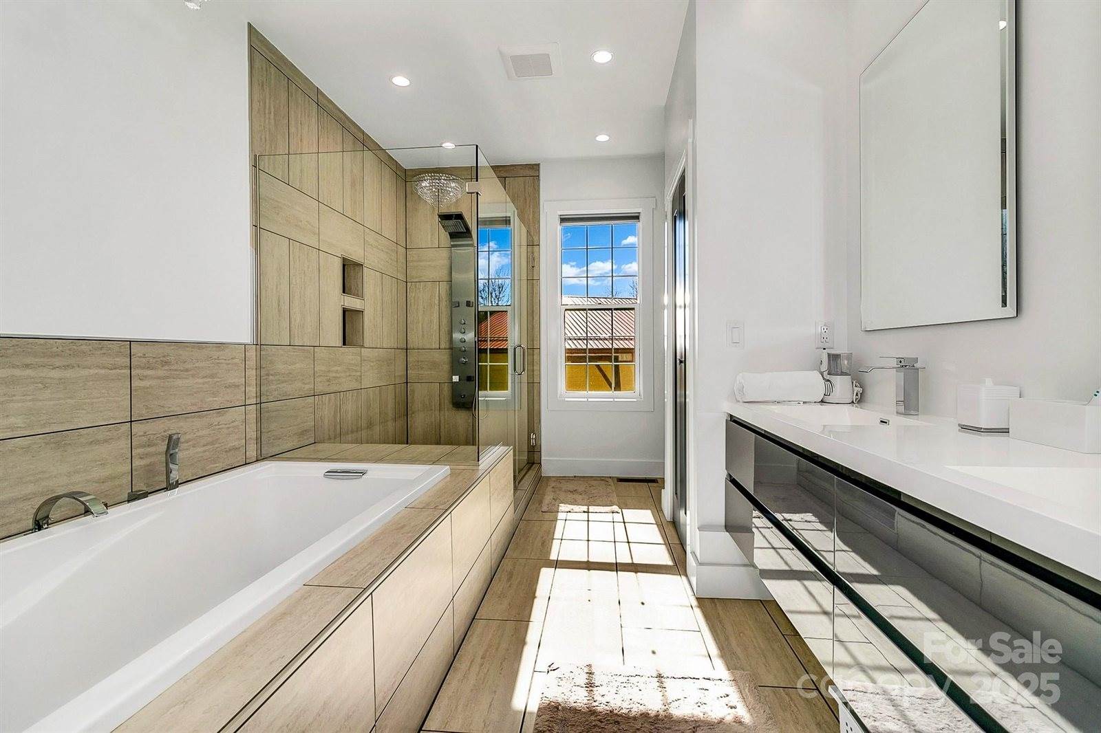 215 East Oakview Road, Asheville, NC 28806