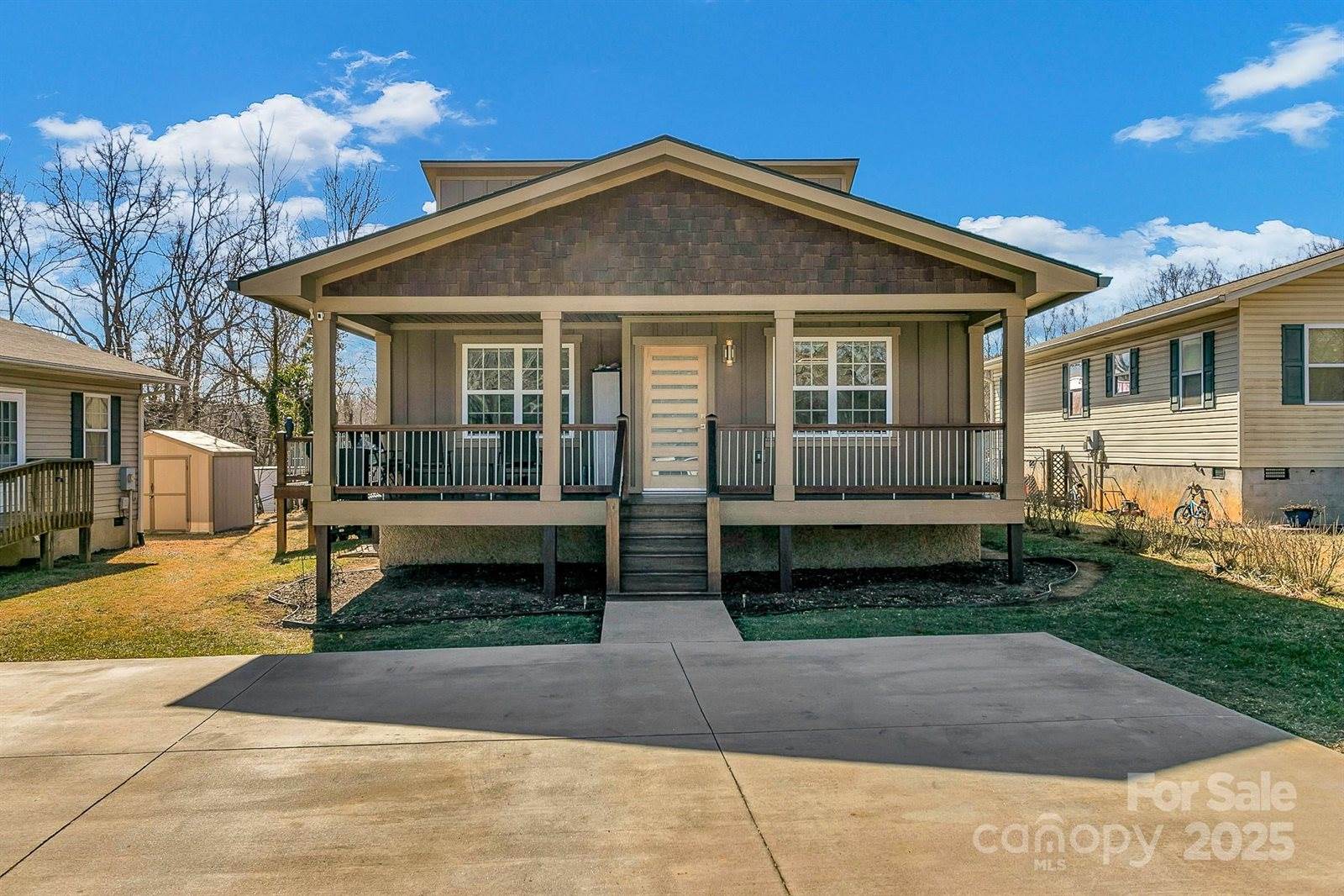 215 East Oakview Road, Asheville, NC 28806