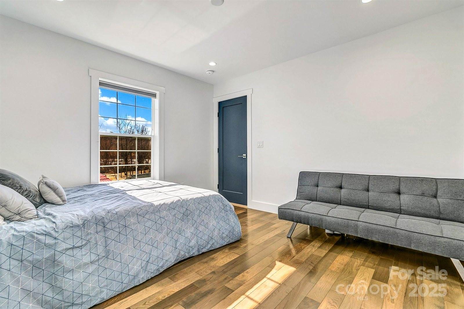 215 East Oakview Road, Asheville, NC 28806