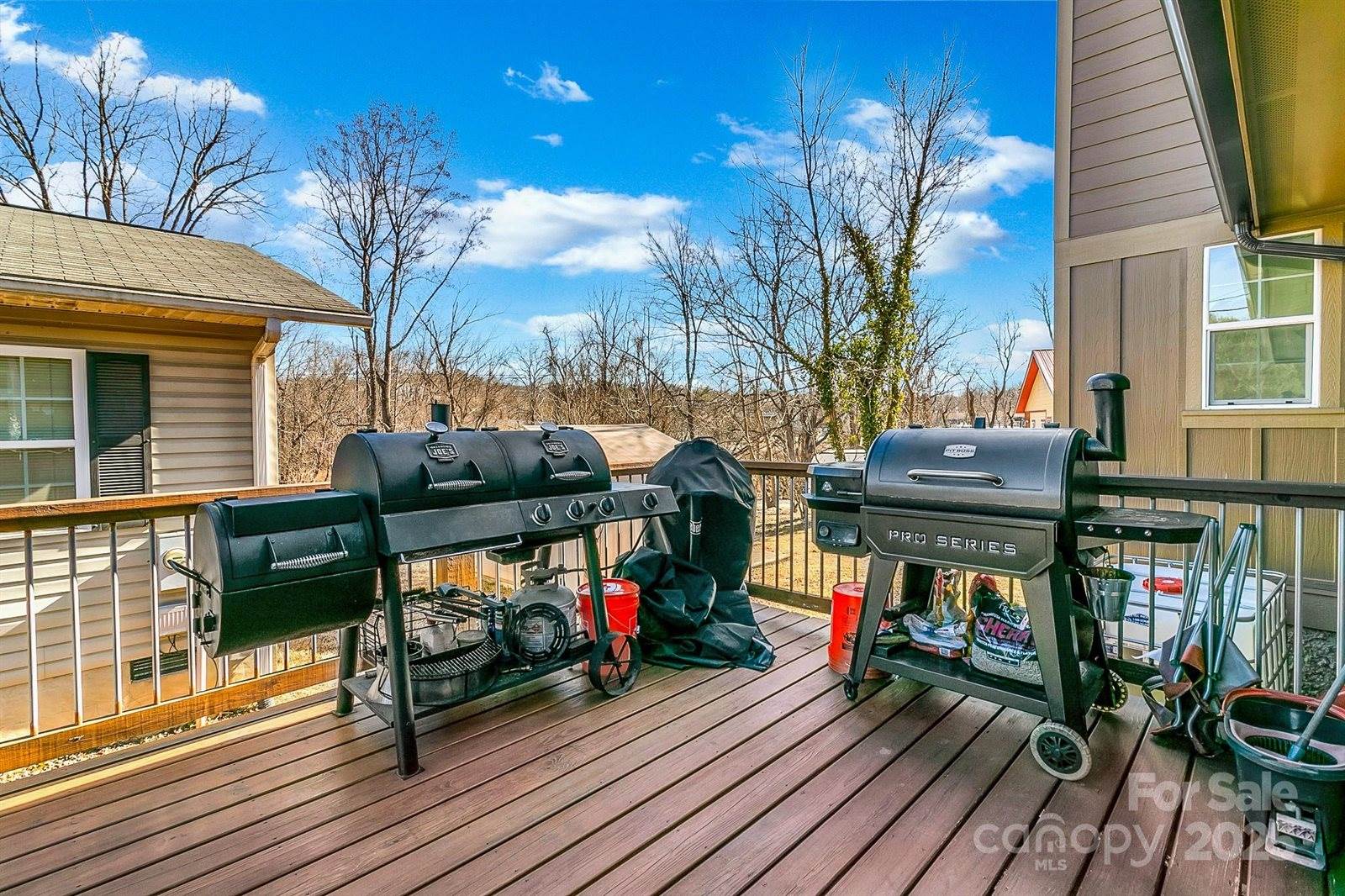 215 East Oakview Road, Asheville, NC 28806