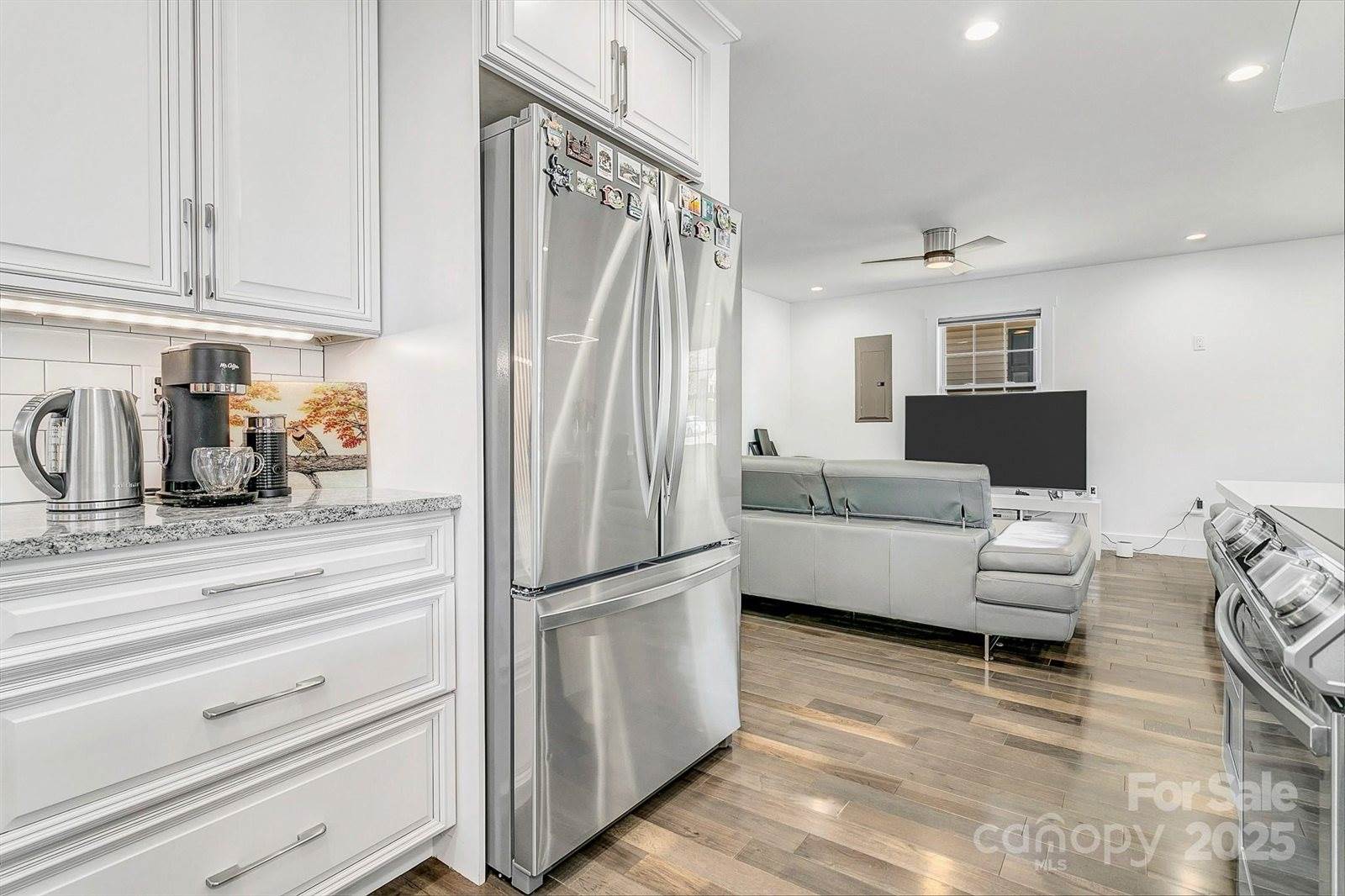 215 East Oakview Road, Asheville, NC 28806