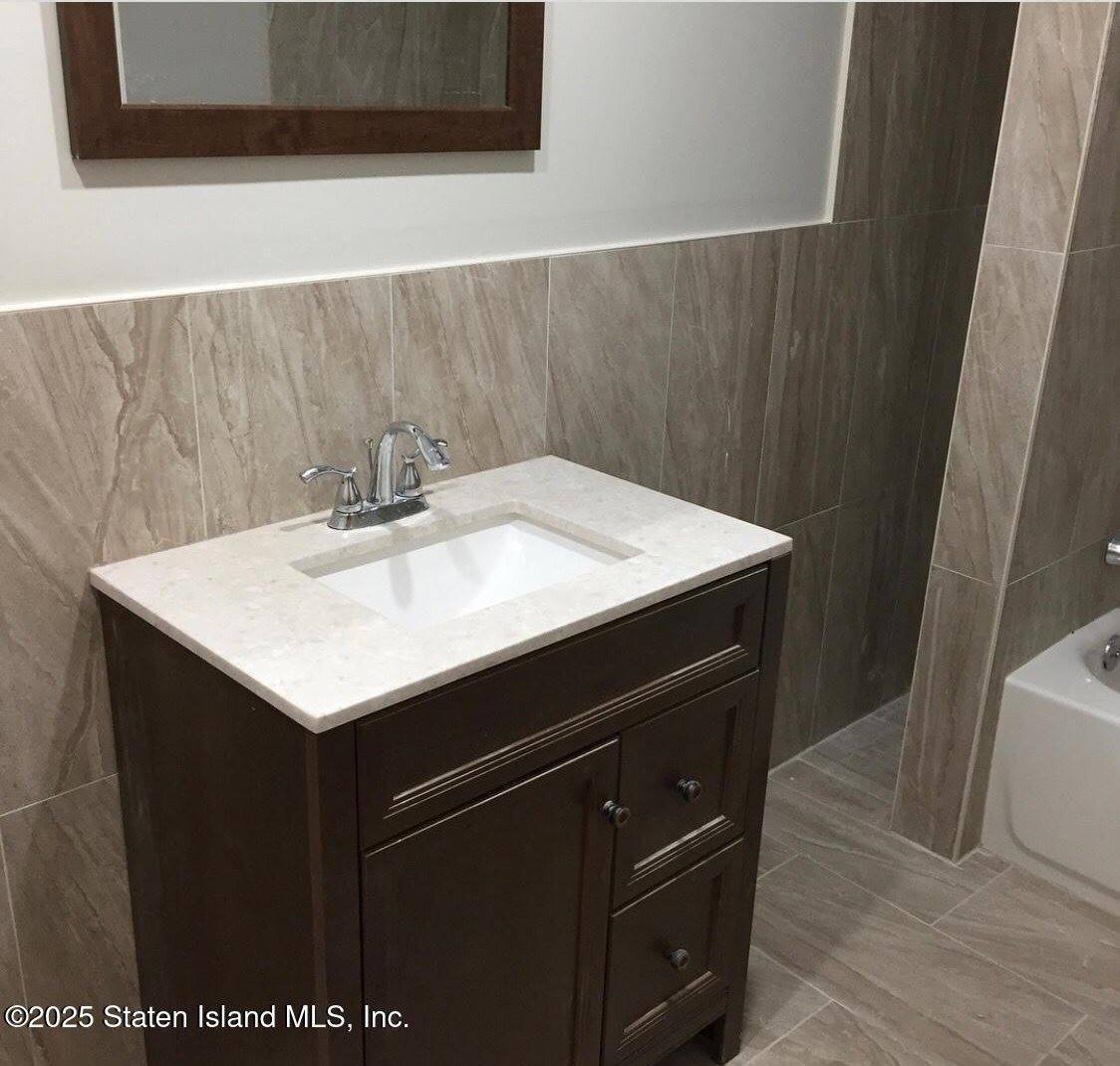 102 Winter Avenue, Staten Island, NY 10301