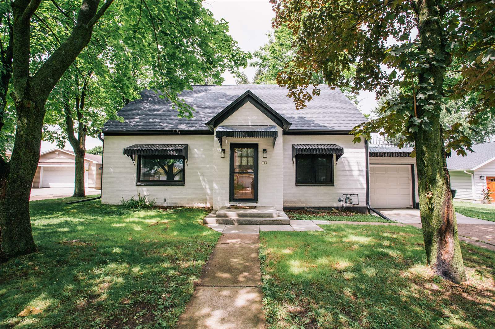 113 N Andrews Ave, Greenwood, WI 54437