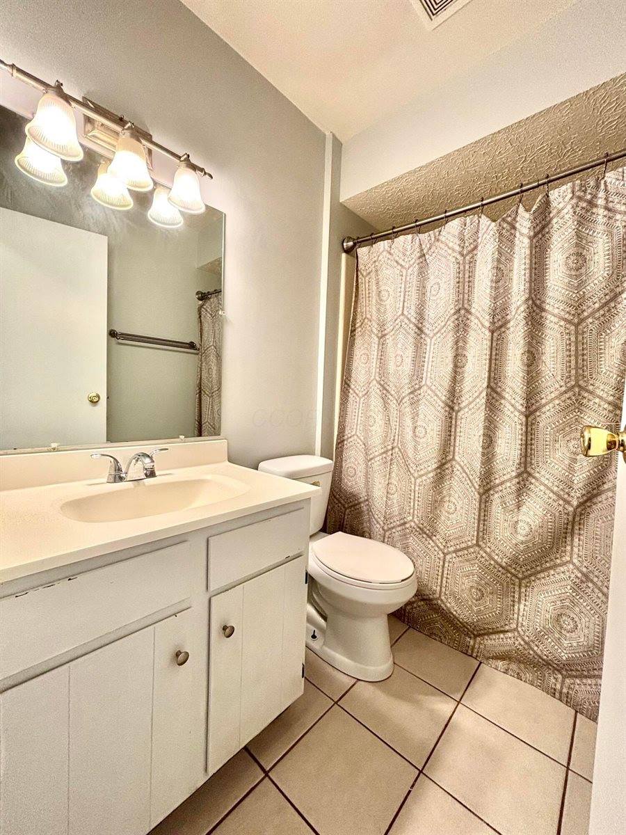 4925-4927 Godown Road, Columbus, OH 43220