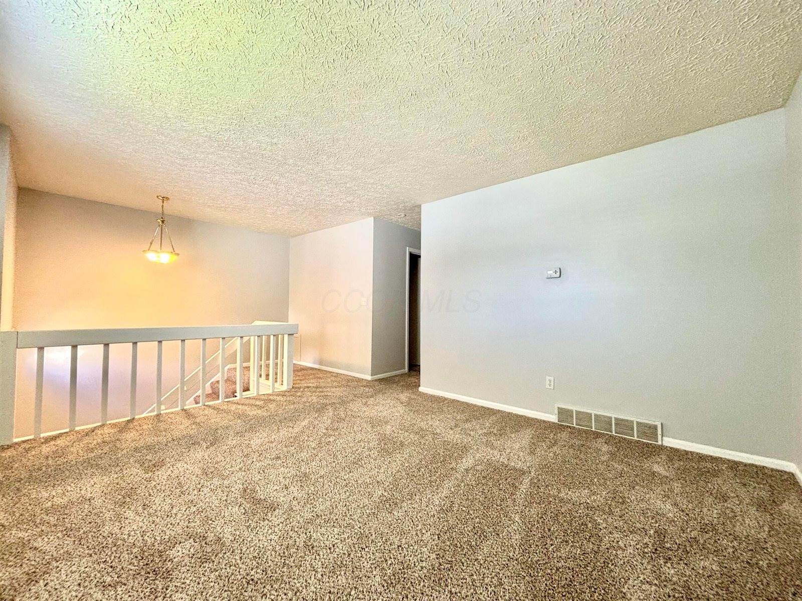 4925-4927 Godown Road, Columbus, OH 43220