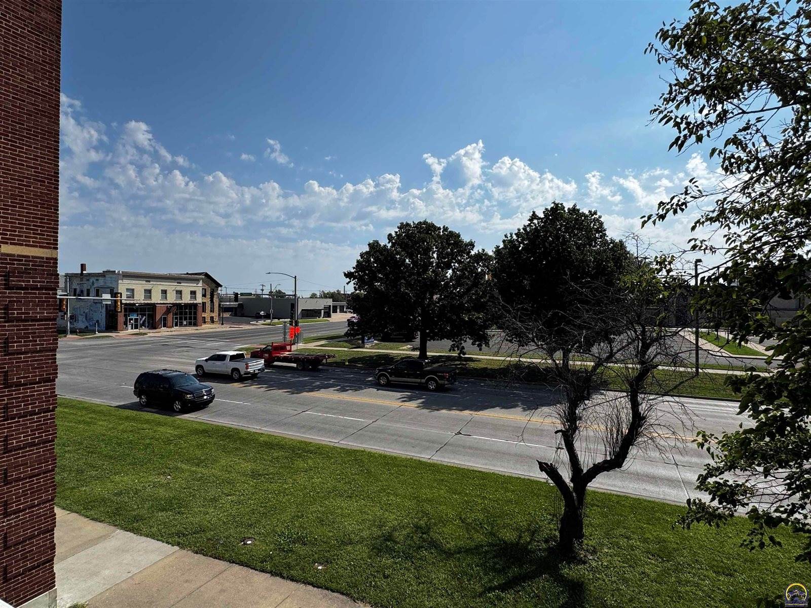 609 SW Topeka BLVD, Topeka, KS 66603