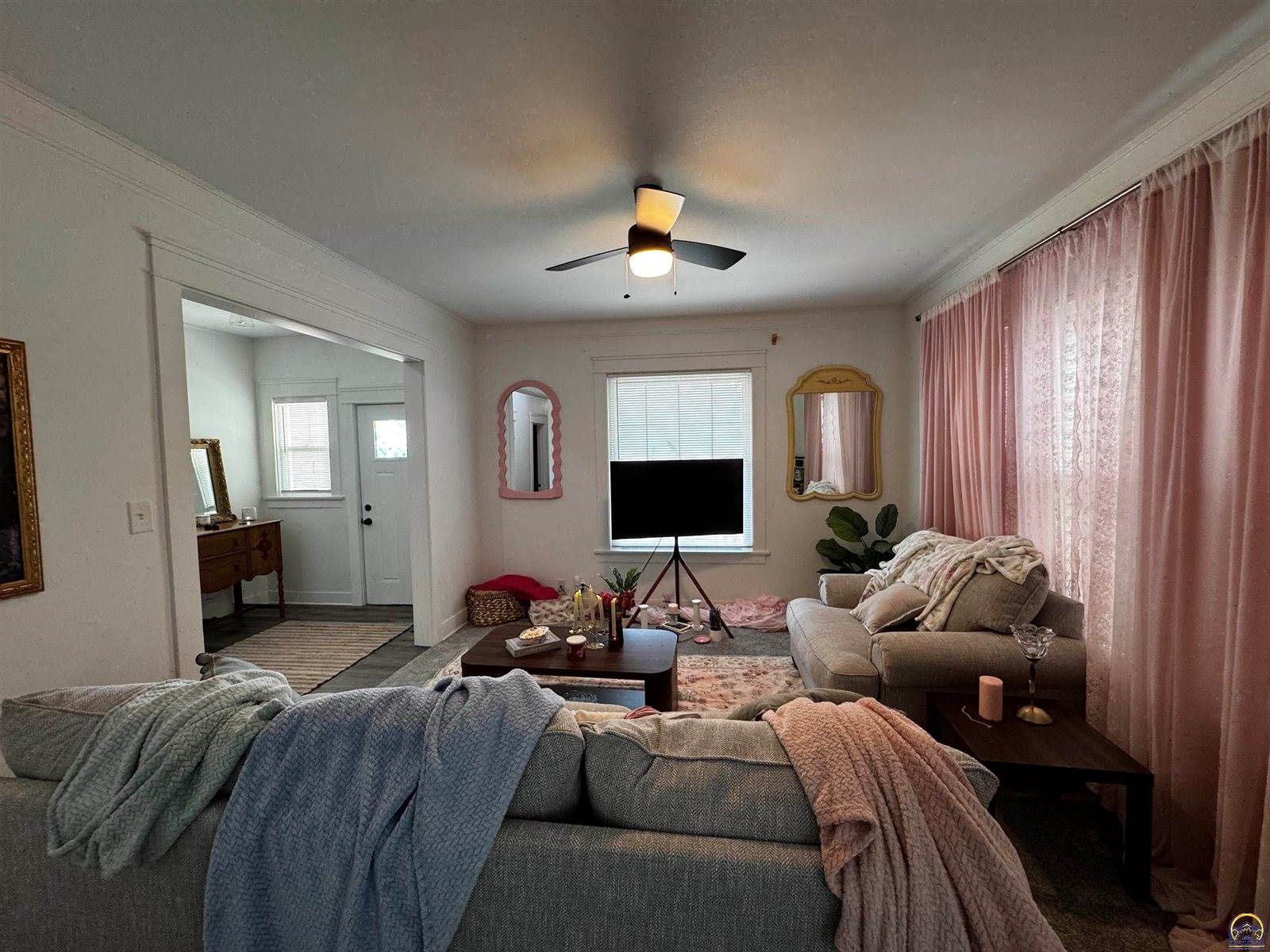 609 SW Topeka BLVD, Topeka, KS 66603