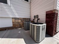 609 SW Topeka BLVD, Topeka, KS 66603