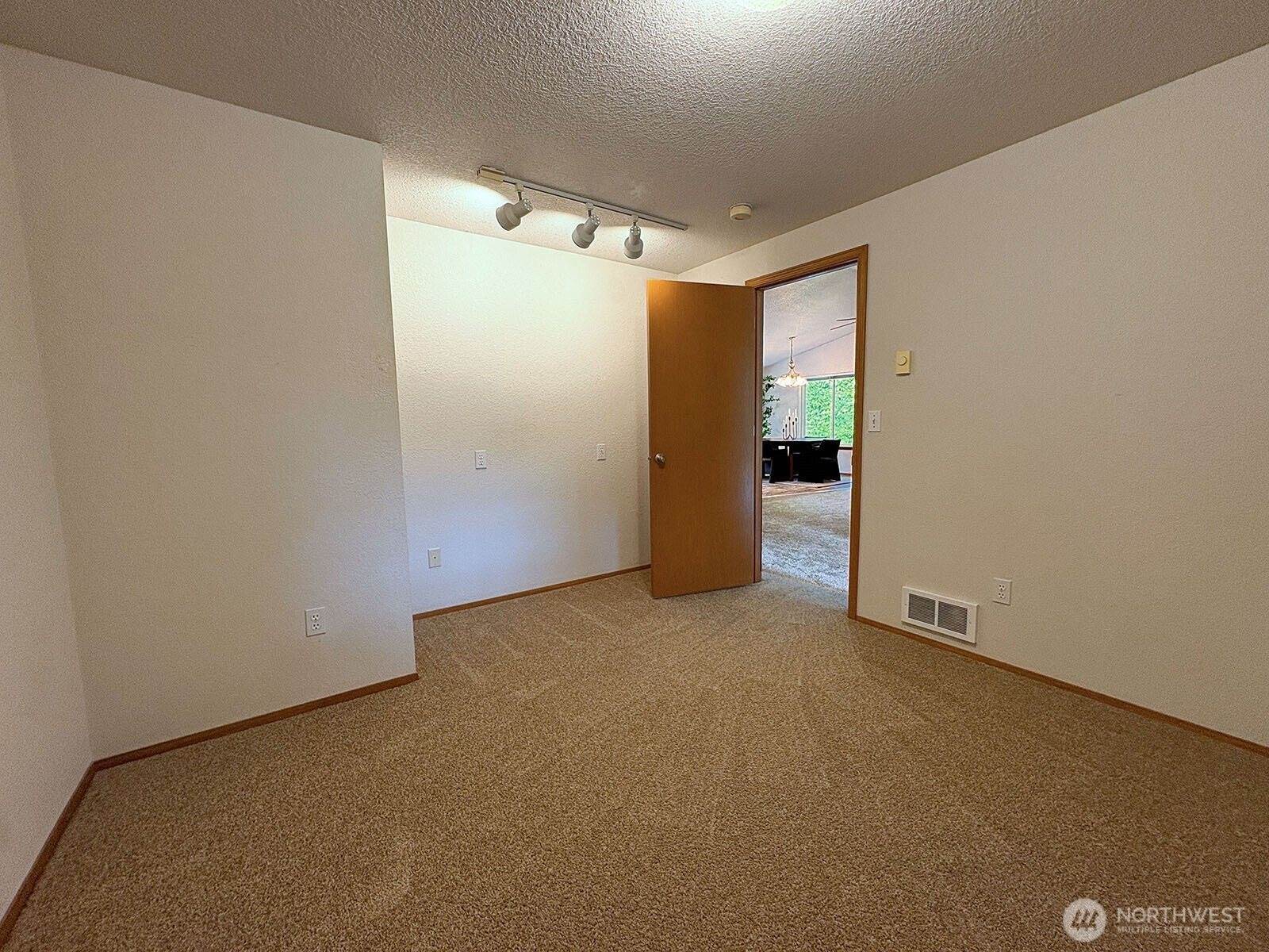 5426 70th Avenue NE, Olympia, WA 98516