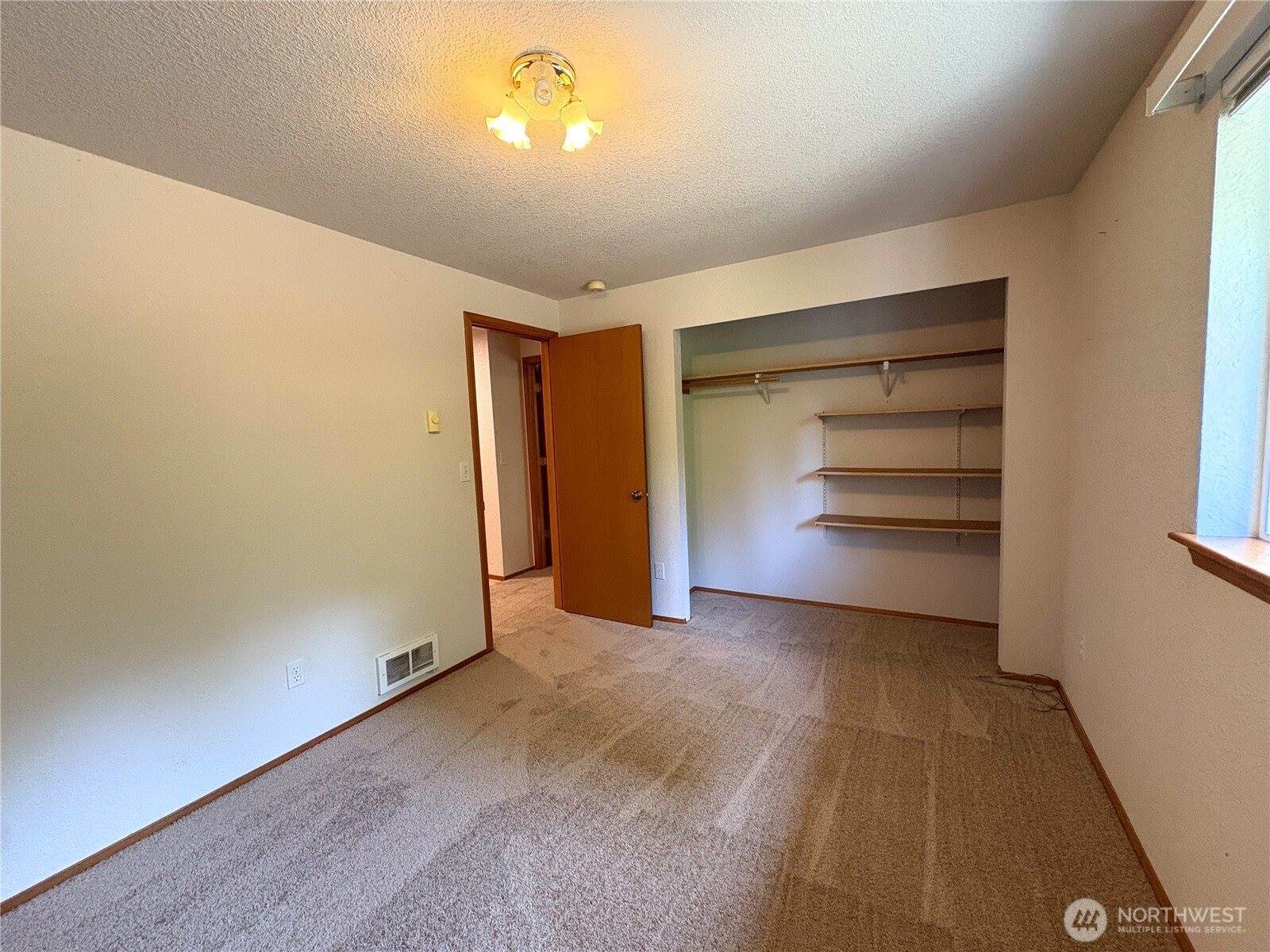 5426 70th Avenue NE, Olympia, WA 98516