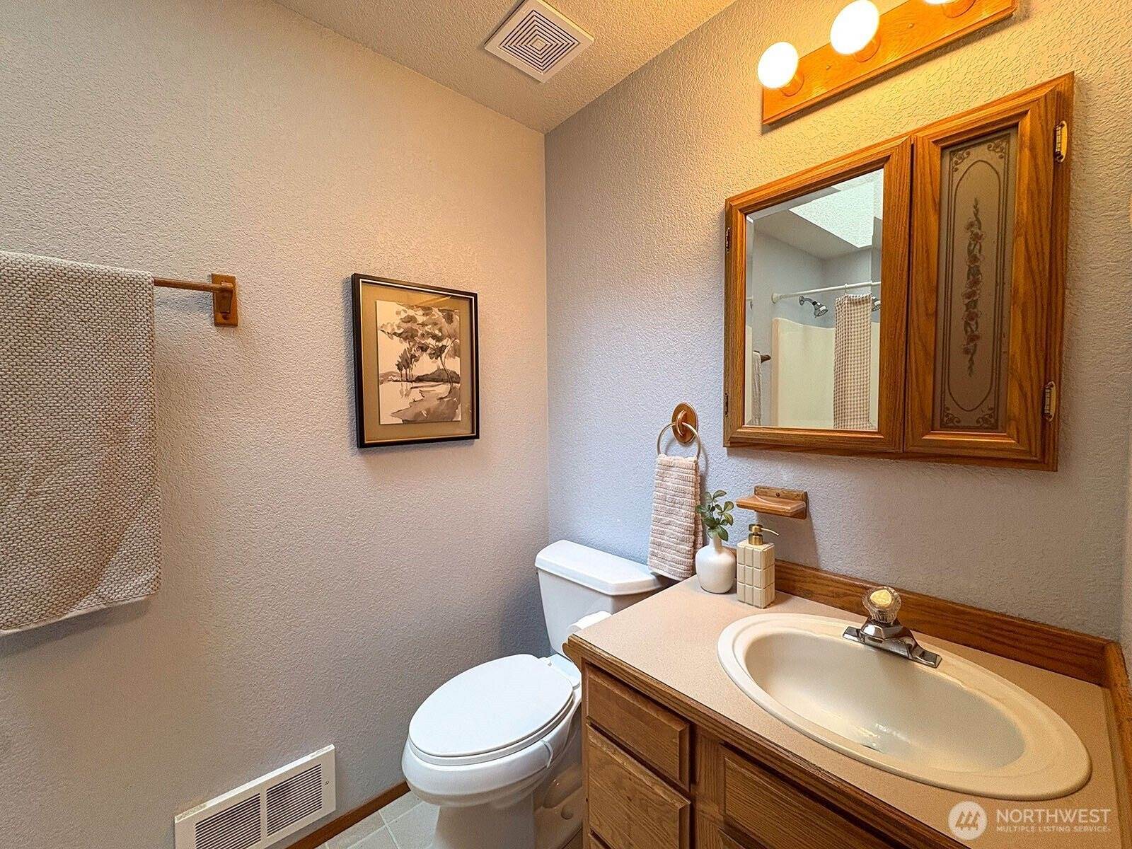 5426 70th Avenue NE, Olympia, WA 98516