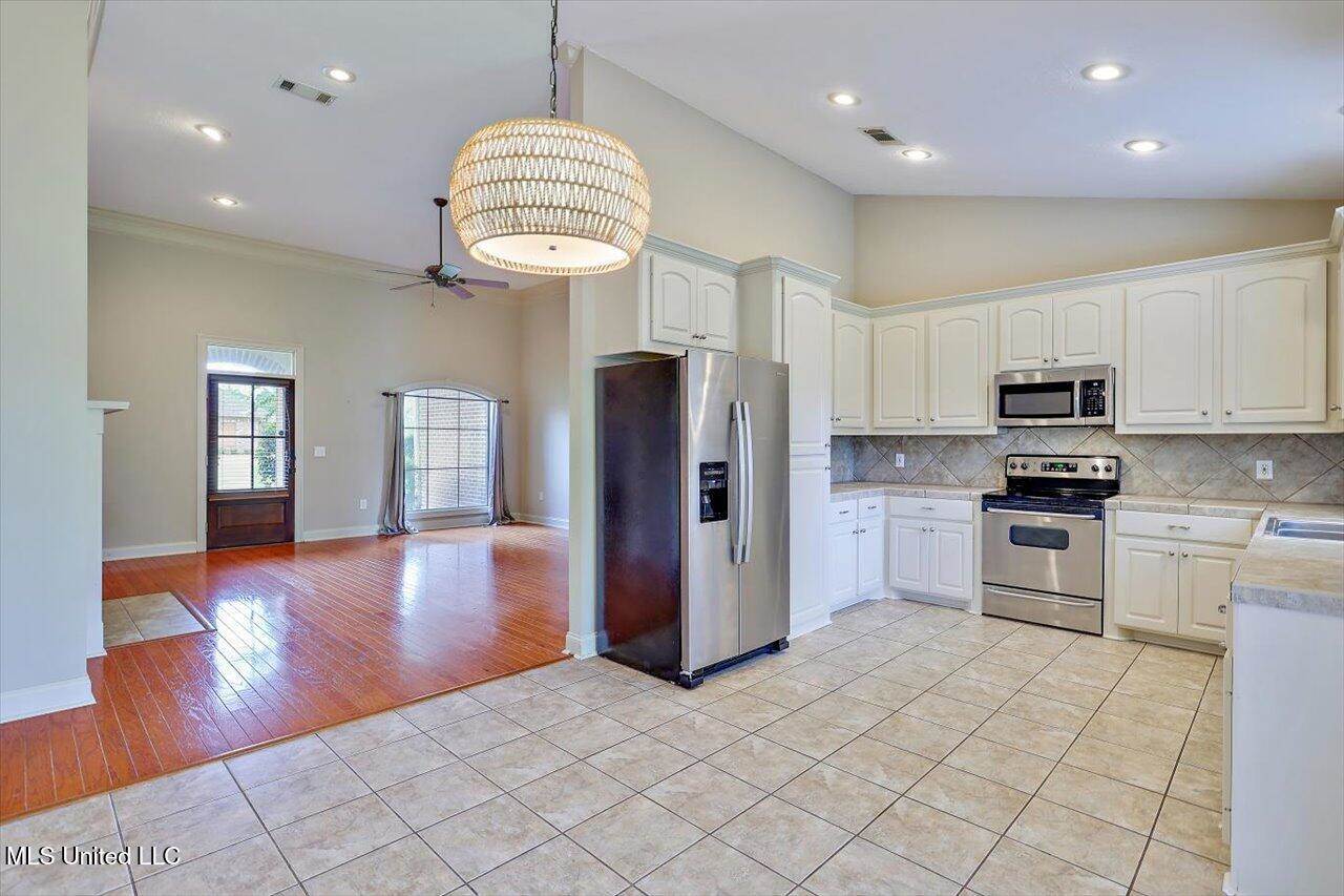 113 West Pinebrook Drive, Brandon, MS 39047