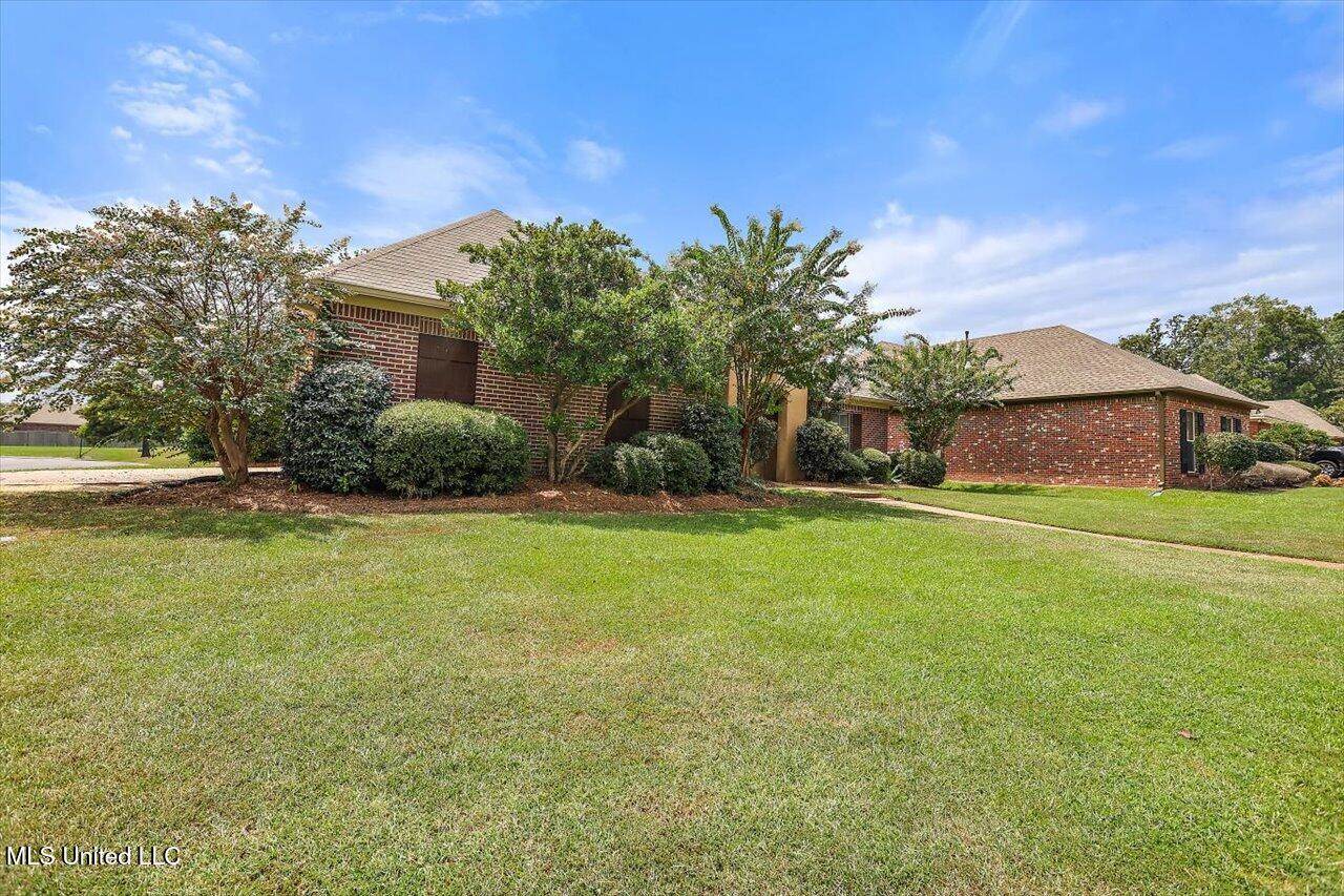 113 West Pinebrook Drive, Brandon, MS 39047