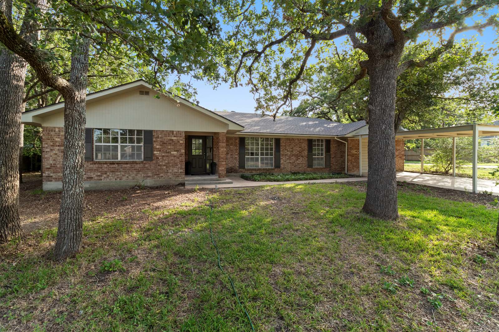 3910 Laura Lane, Bryan, TX 77808