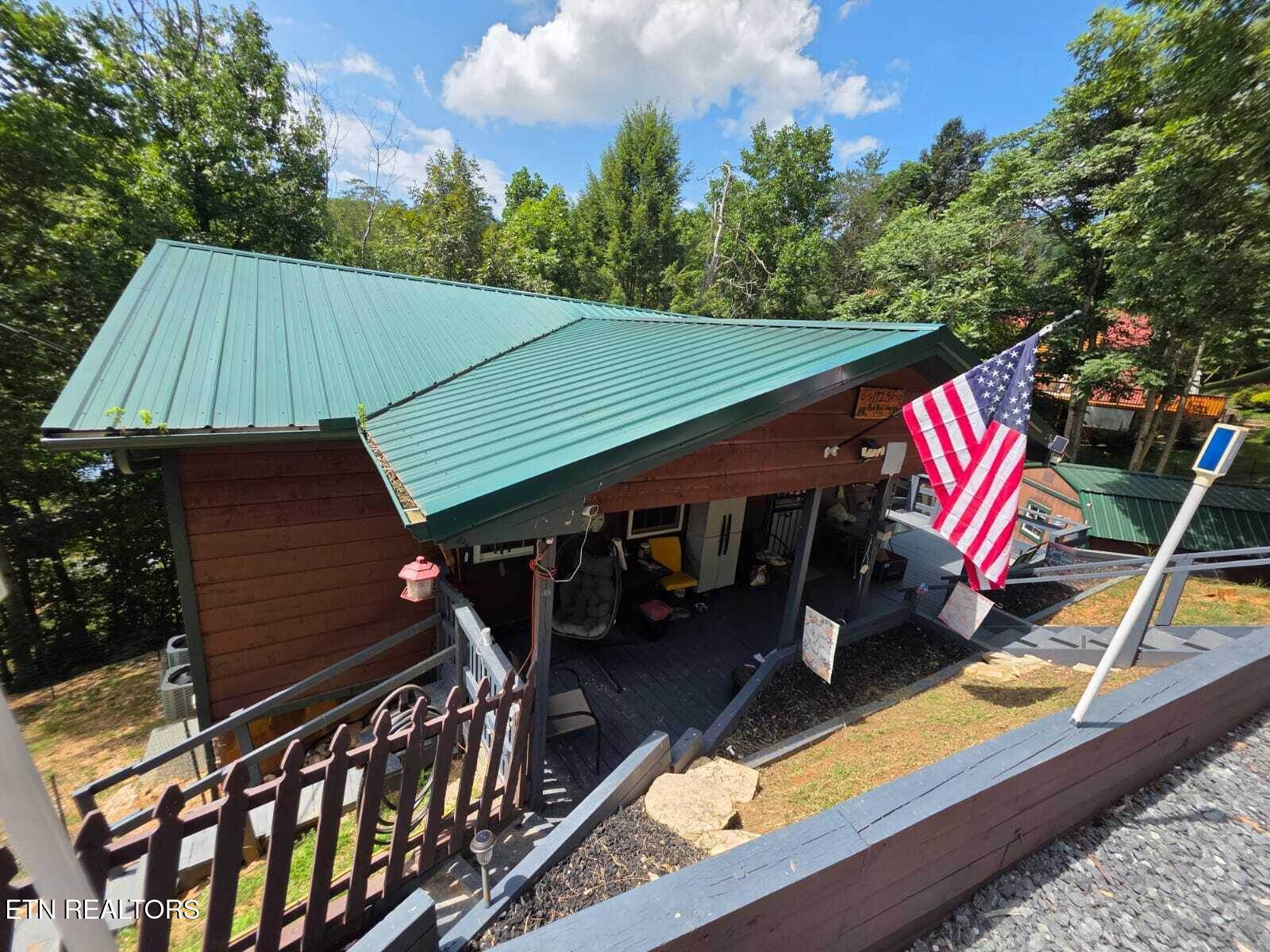 1725 Red Bone Way, Sevierville, TN 37876