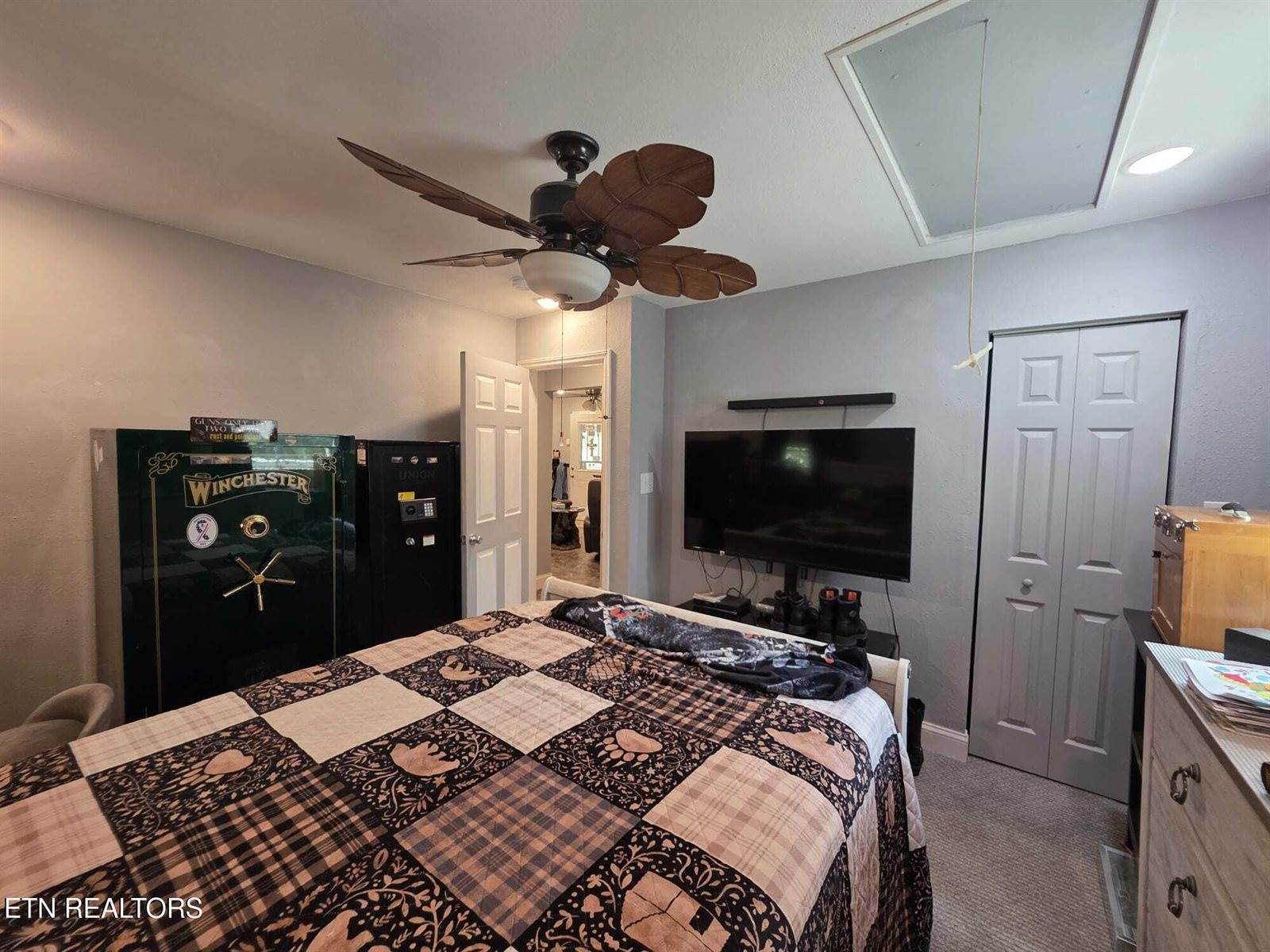 1725 Red Bone Way, Sevierville, TN 37876