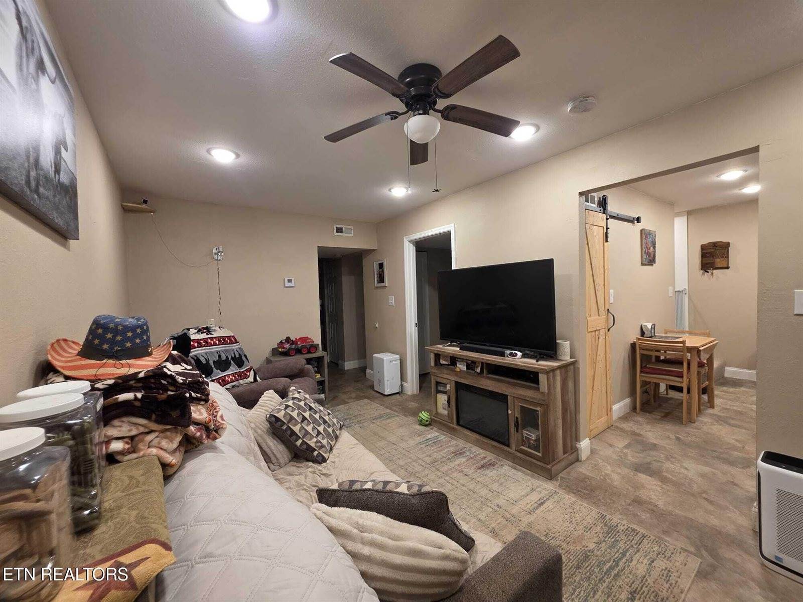 1725 Red Bone Way, Sevierville, TN 37876