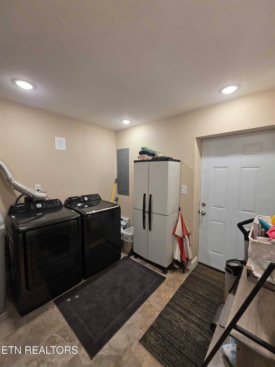 1725 Red Bone Way, Sevierville, TN 37876