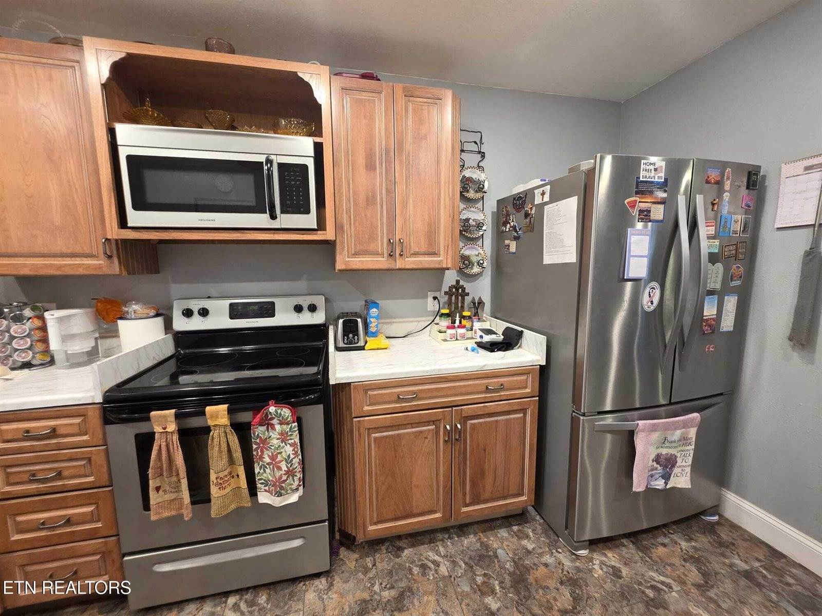 1725 Red Bone Way, Sevierville, TN 37876